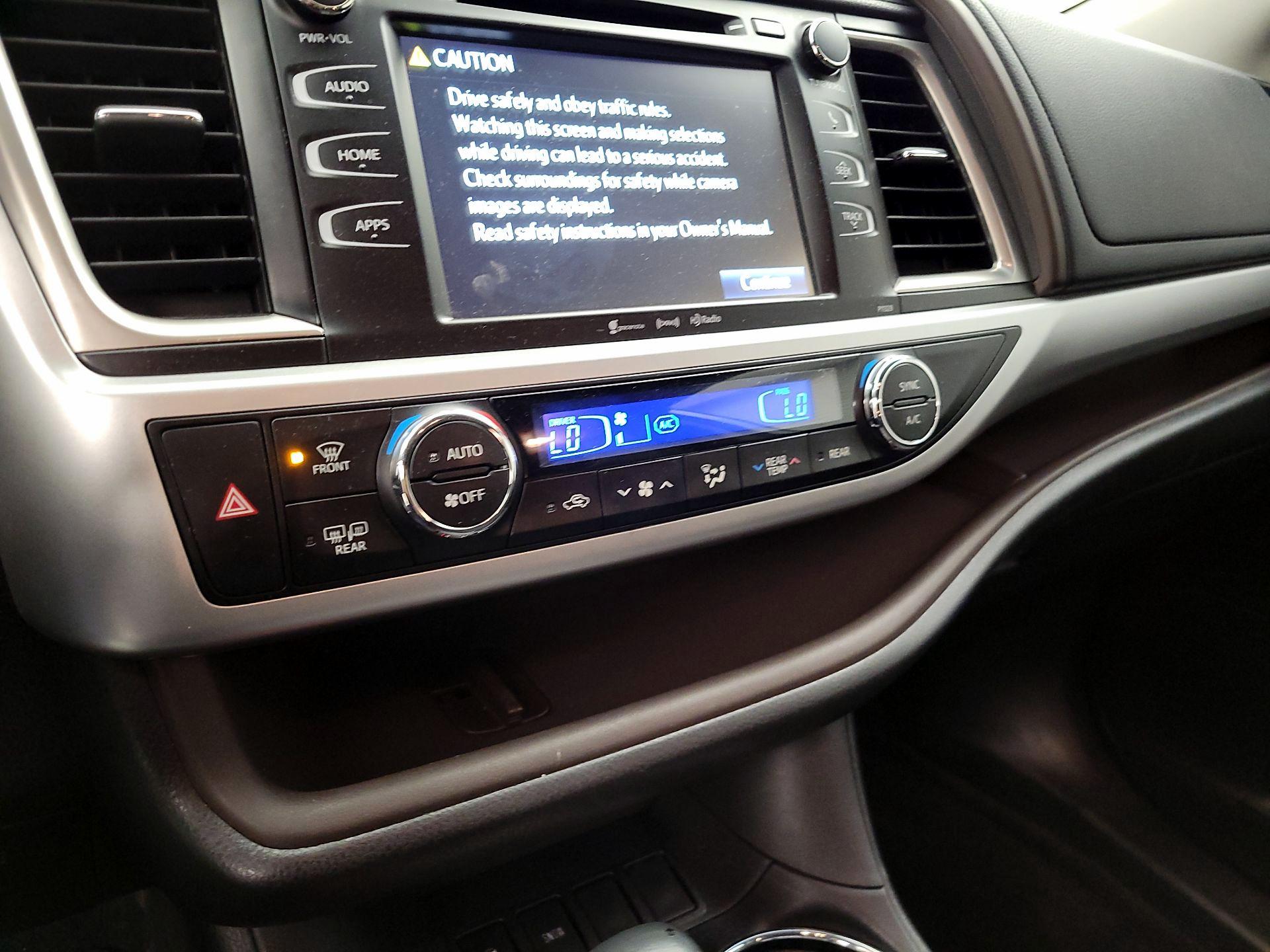 Thumbnail: 2018 Toyota Highlander - 16