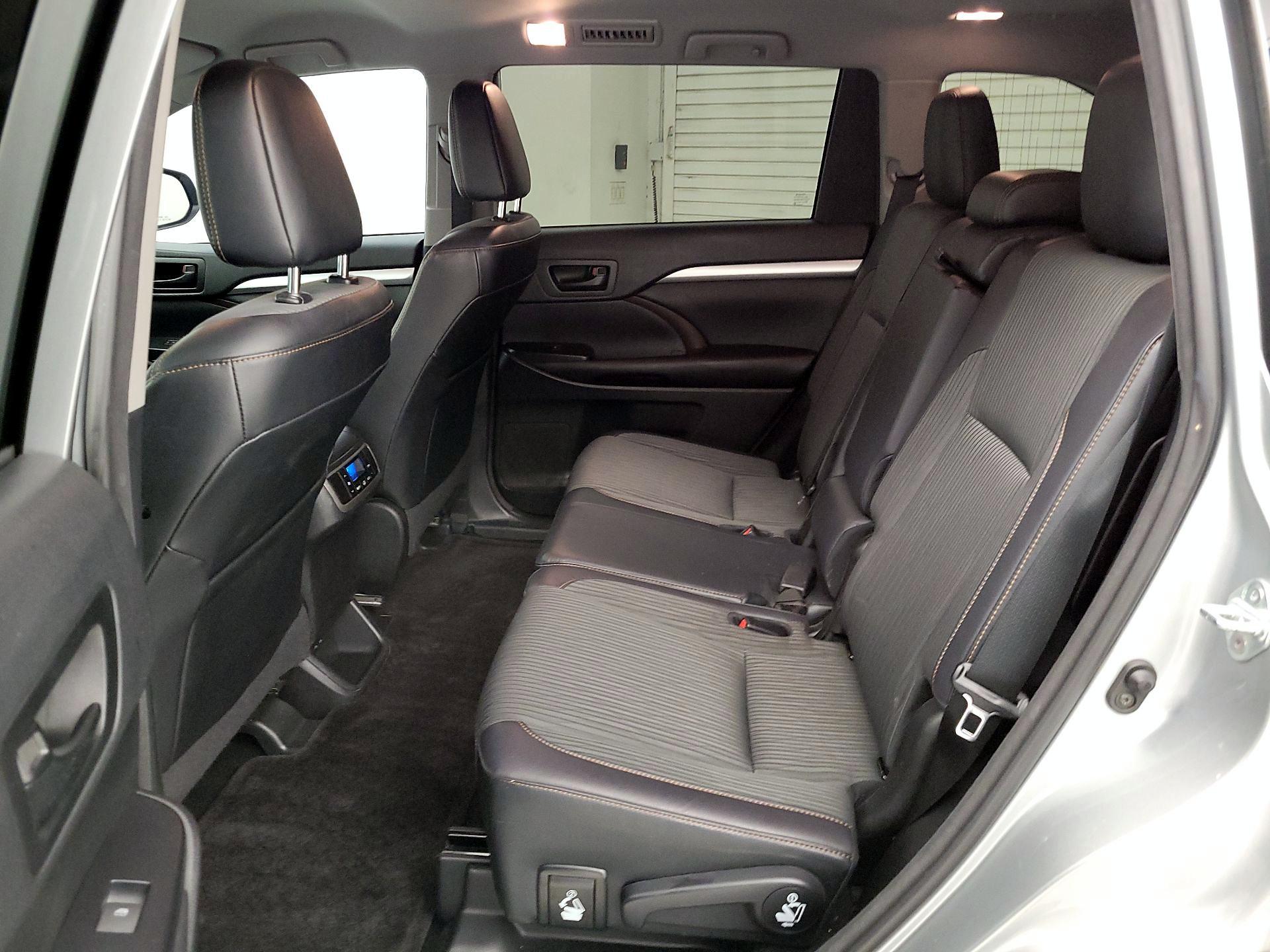 Thumbnail: 2018 Toyota Highlander - 19