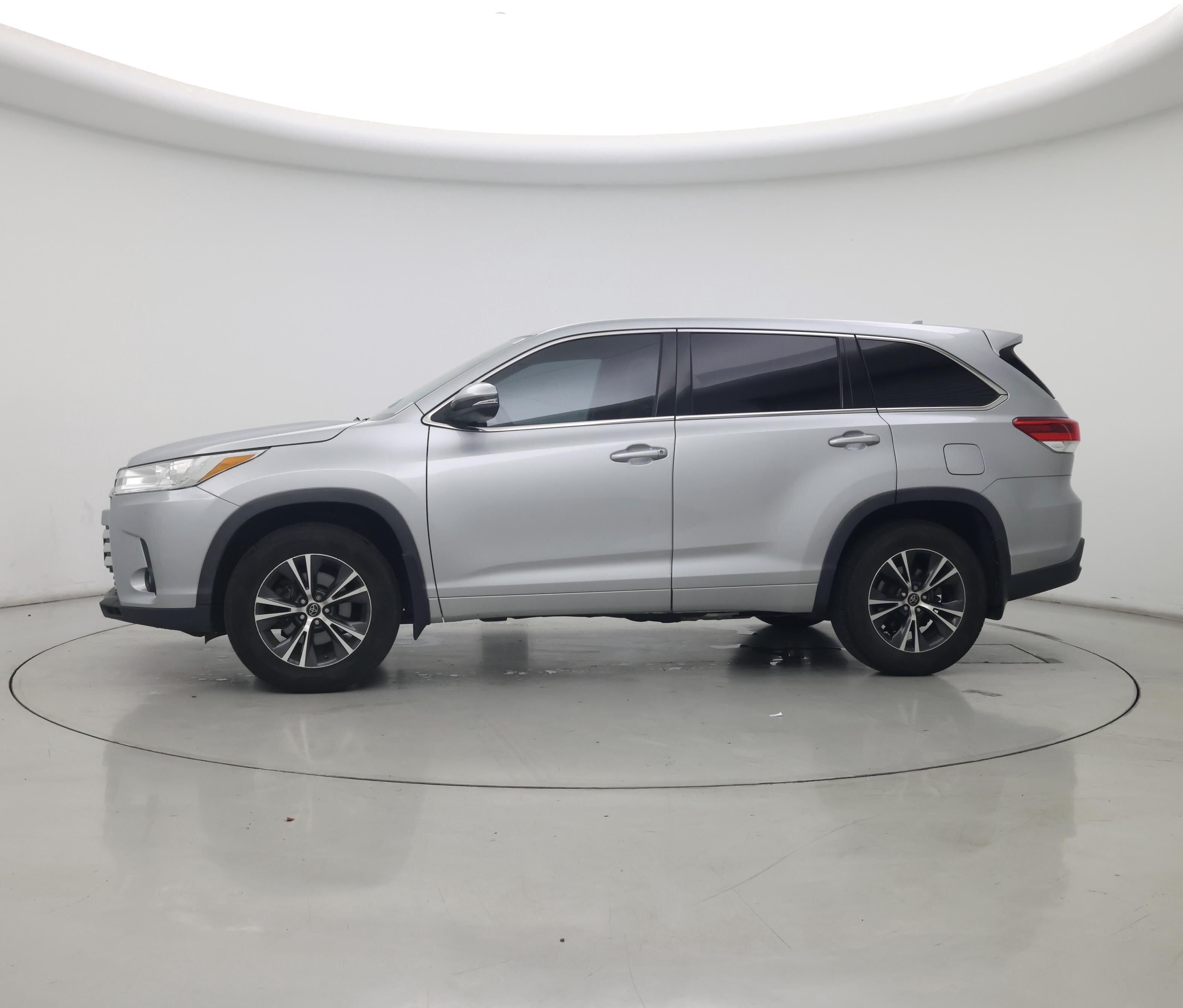 Thumbnail: 2018 Toyota Highlander - 3