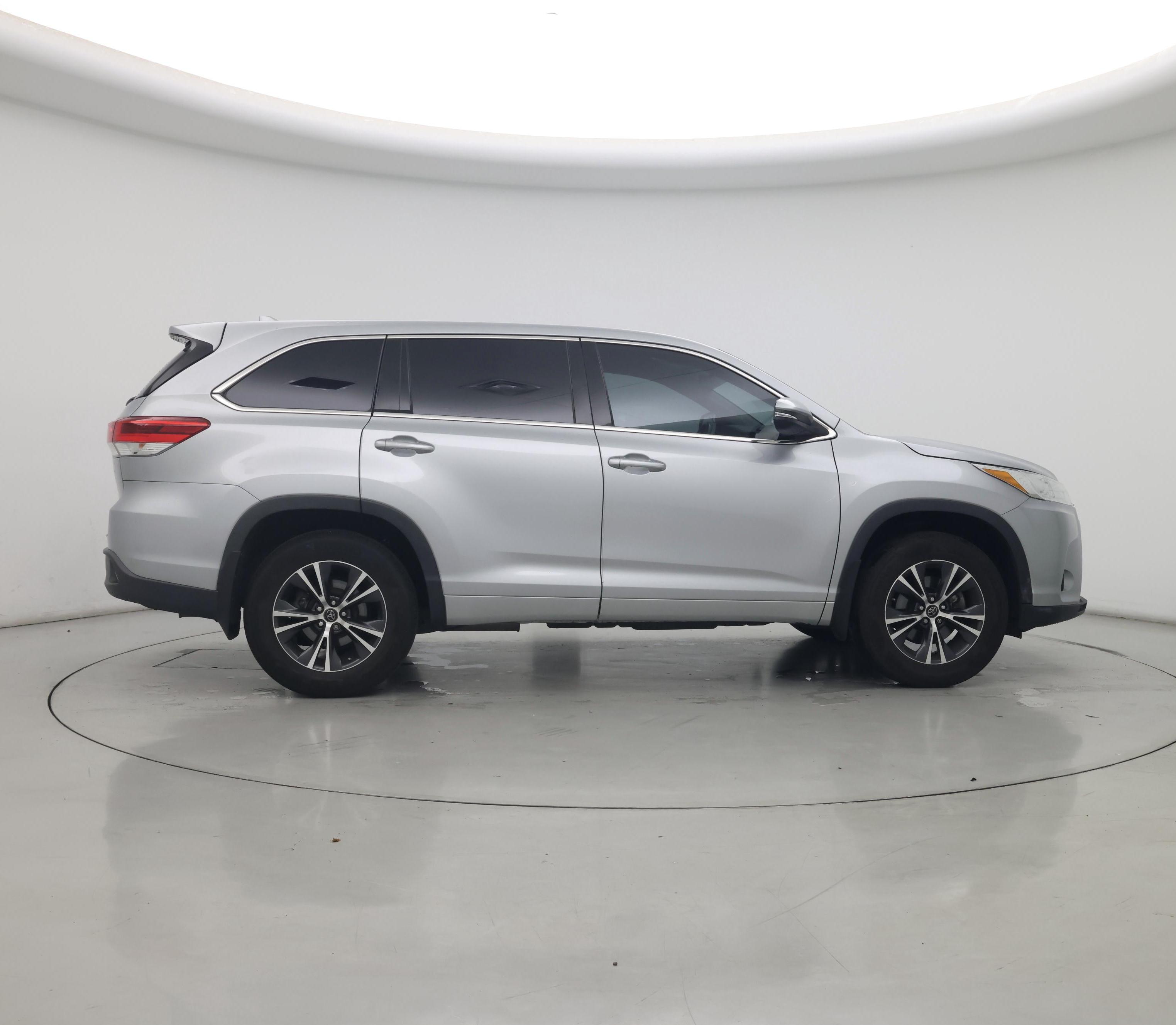 Thumbnail: 2018 Toyota Highlander - 7
