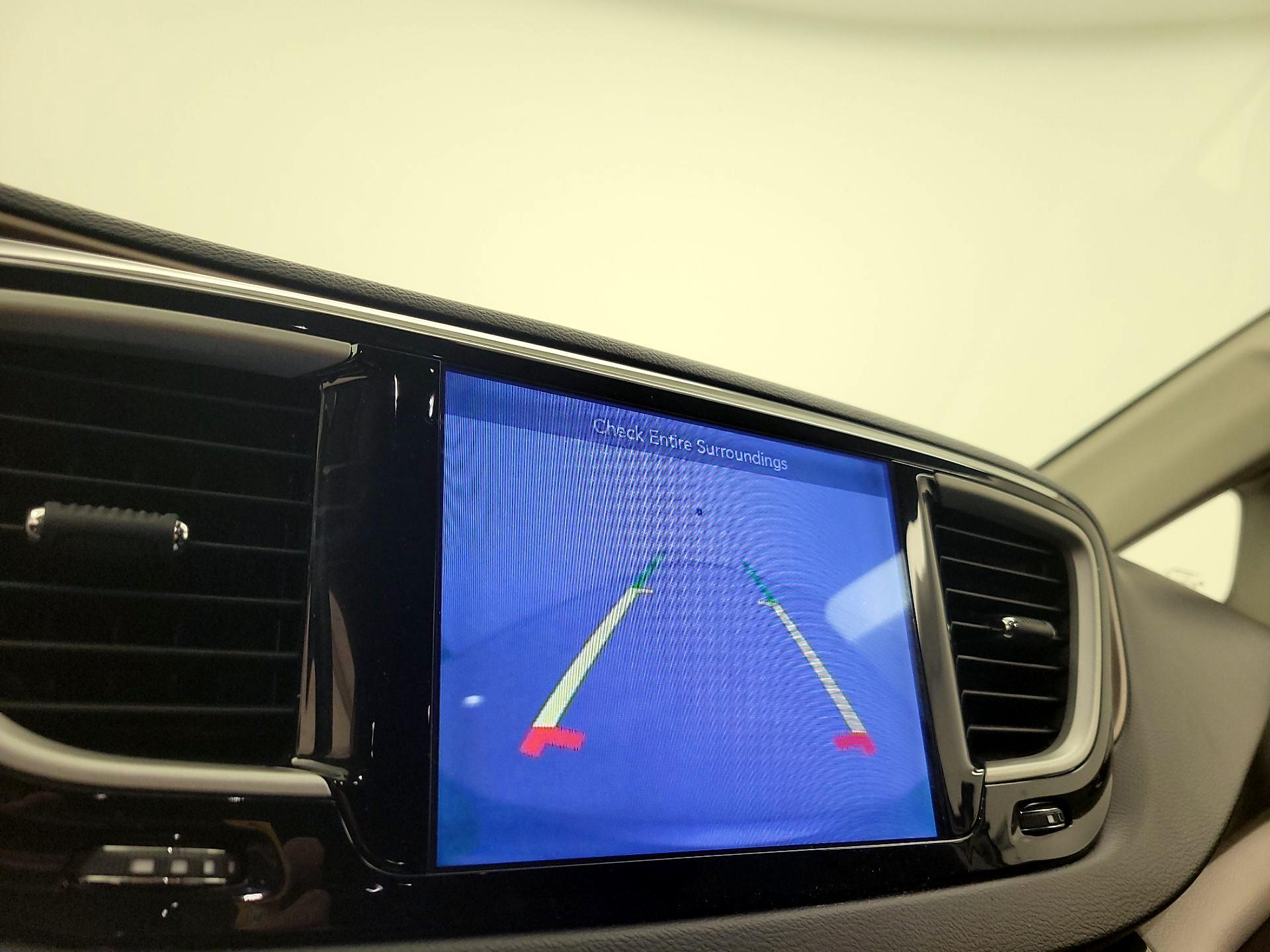 Thumbnail: 2017 Chrysler Pacifica - 14