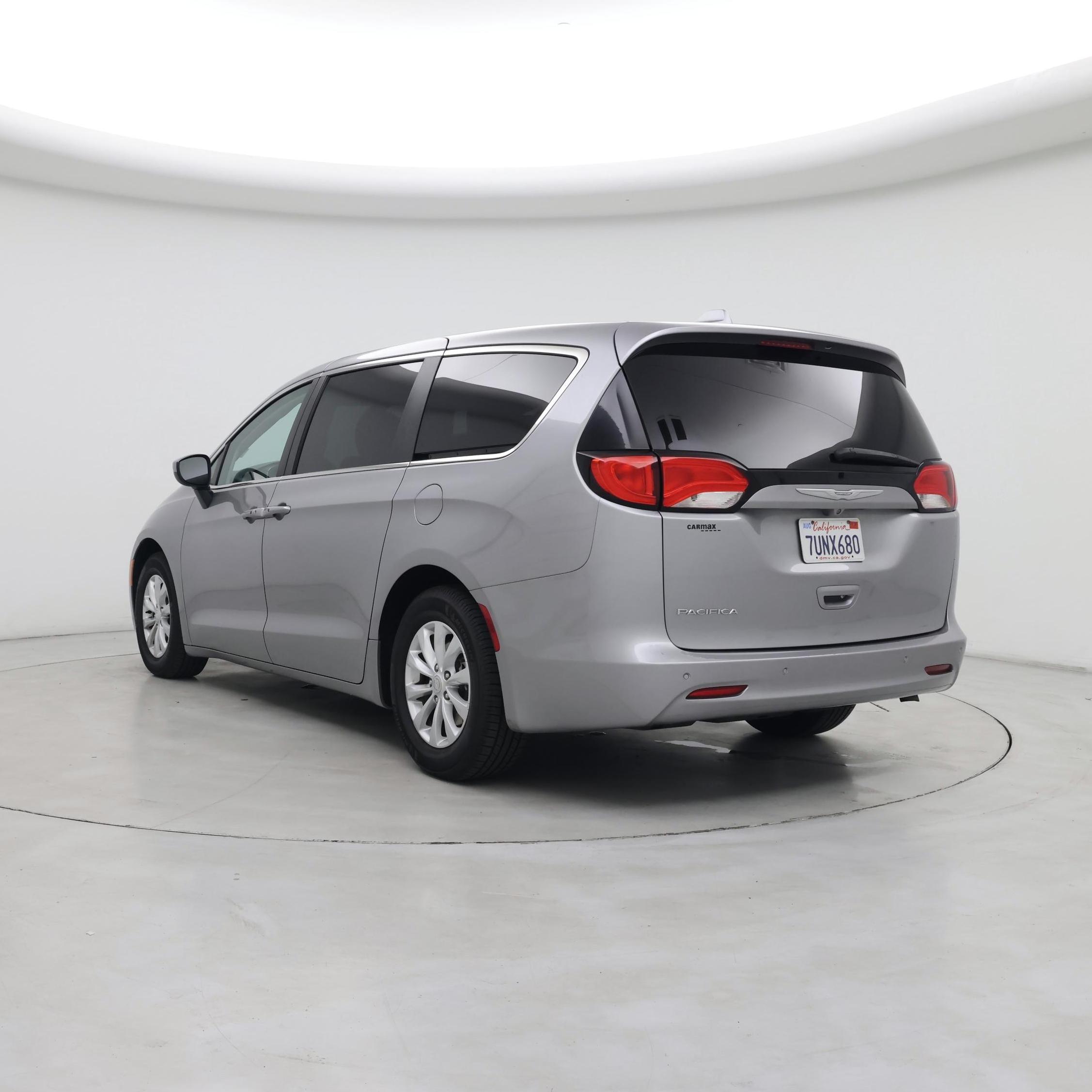 Thumbnail: 2017 Chrysler Pacifica - 2