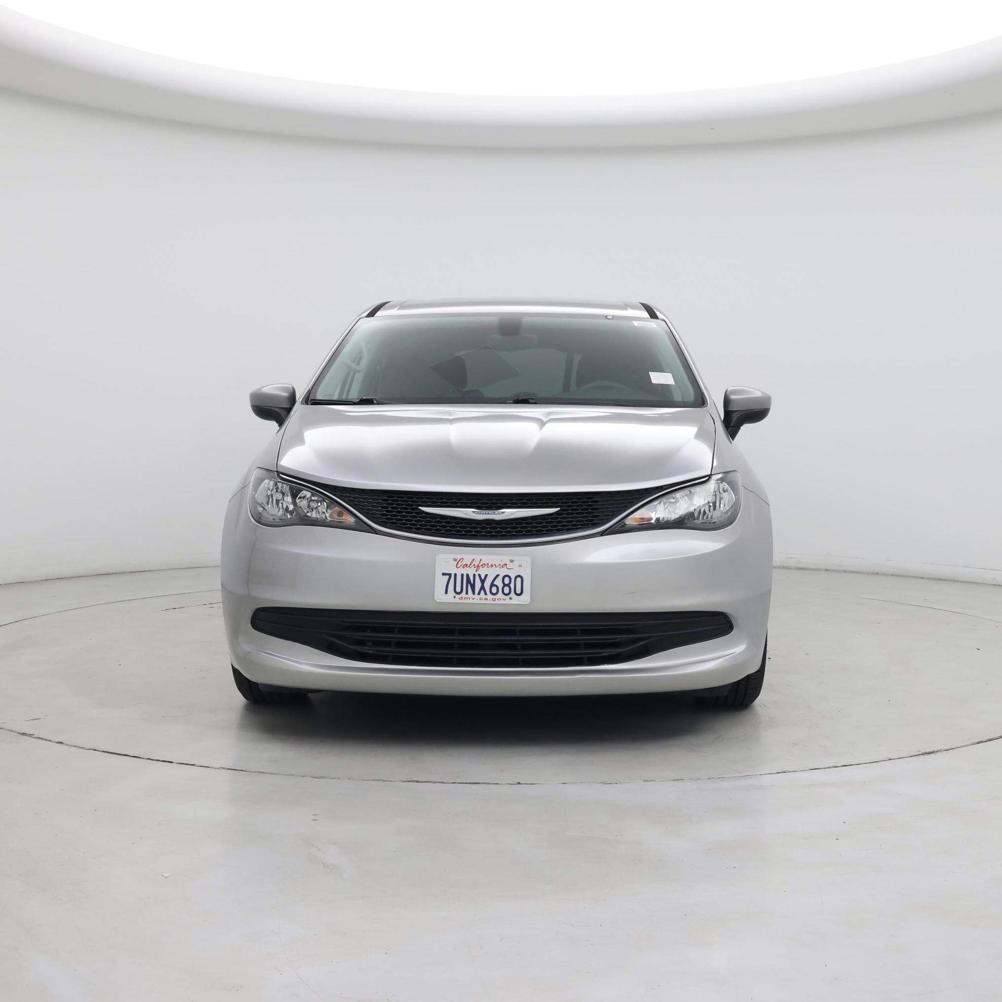 Thumbnail: 2017 Chrysler Pacifica - 5