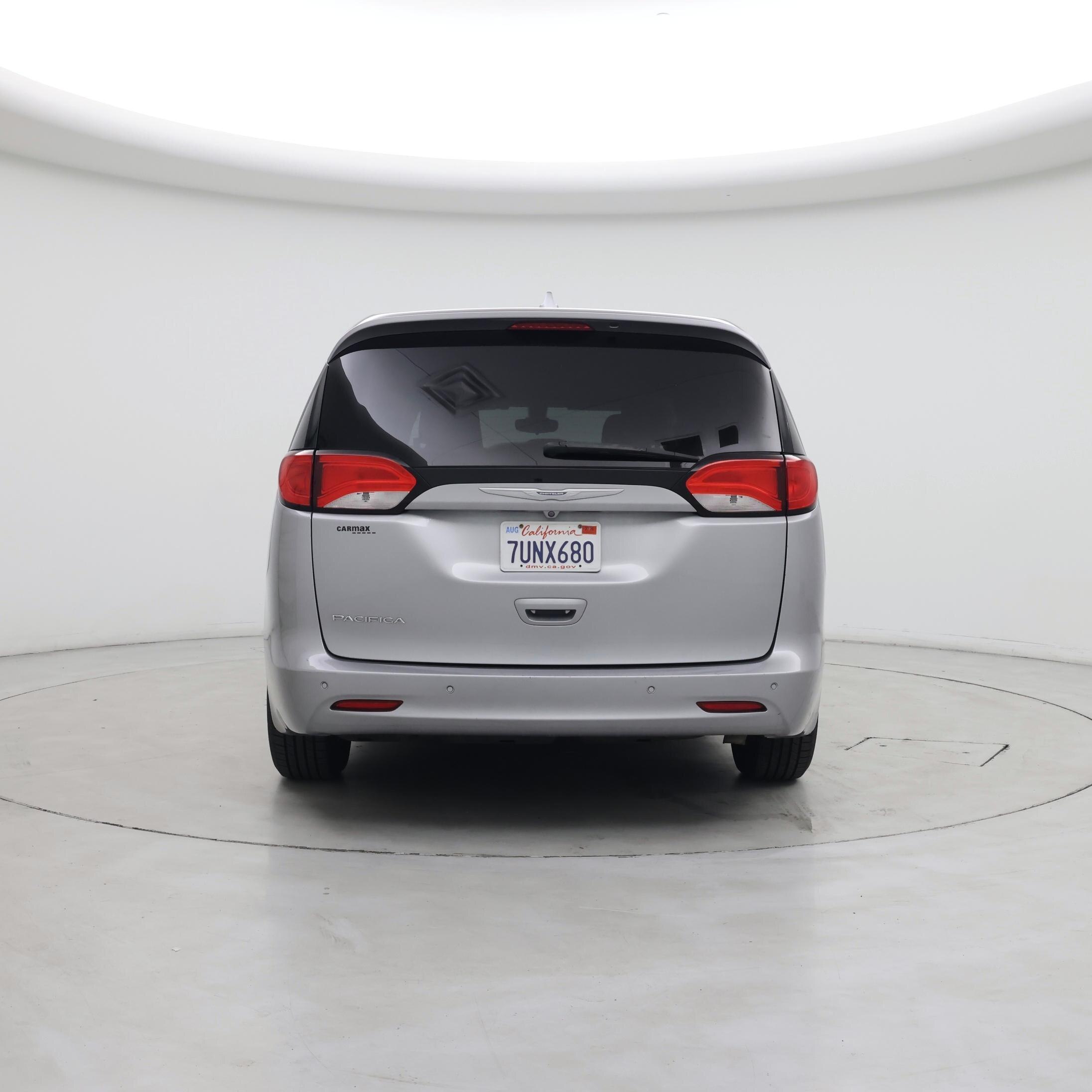 Thumbnail: 2017 Chrysler Pacifica - 6