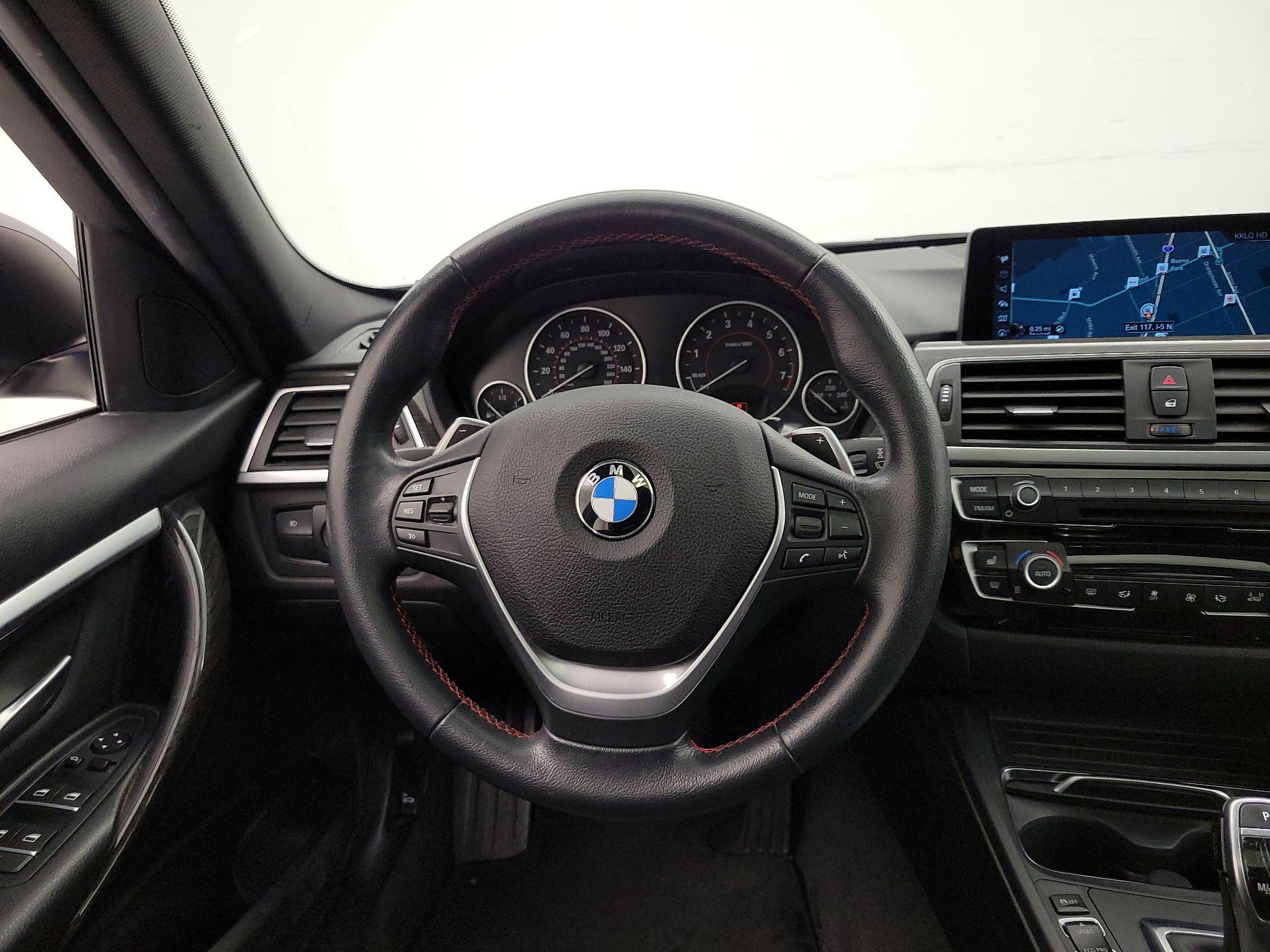 Thumbnail: 2017 BMW 3 Series - 10