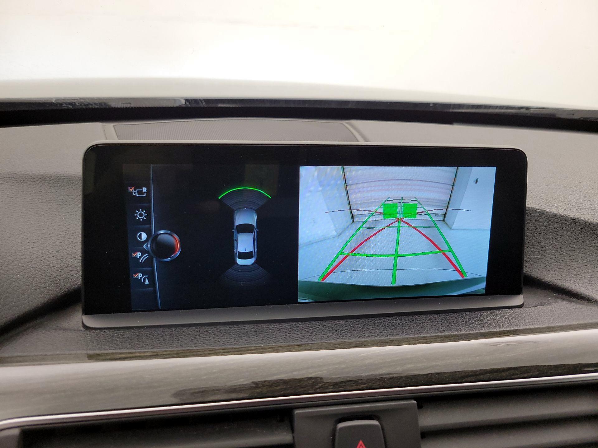 Thumbnail: 2017 BMW 3 Series - 15