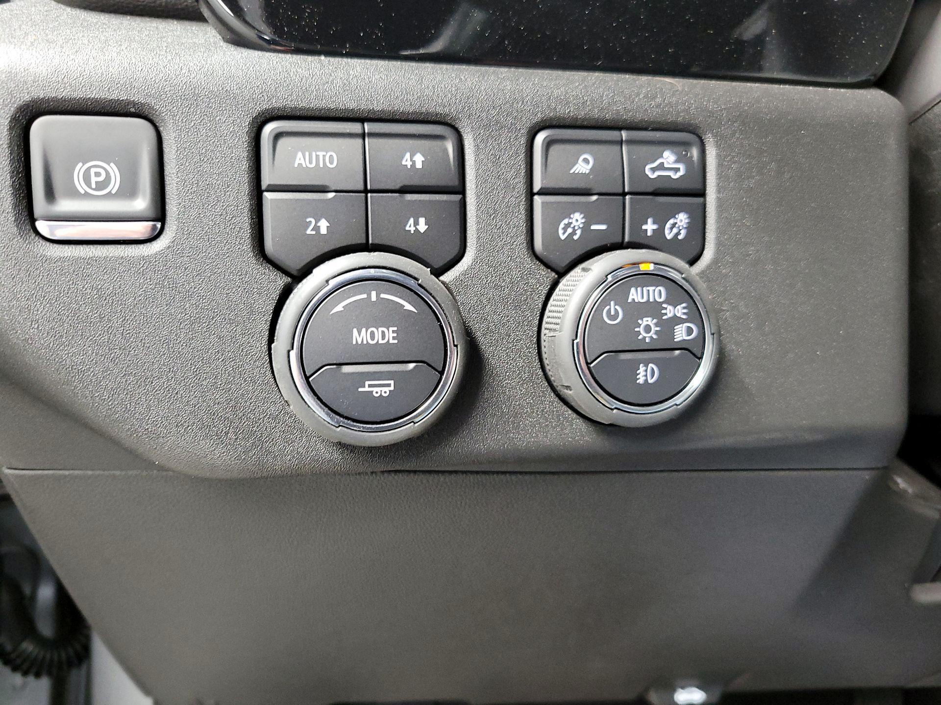 Thumbnail: 2025 Chevrolet Silverado 2500 - 13