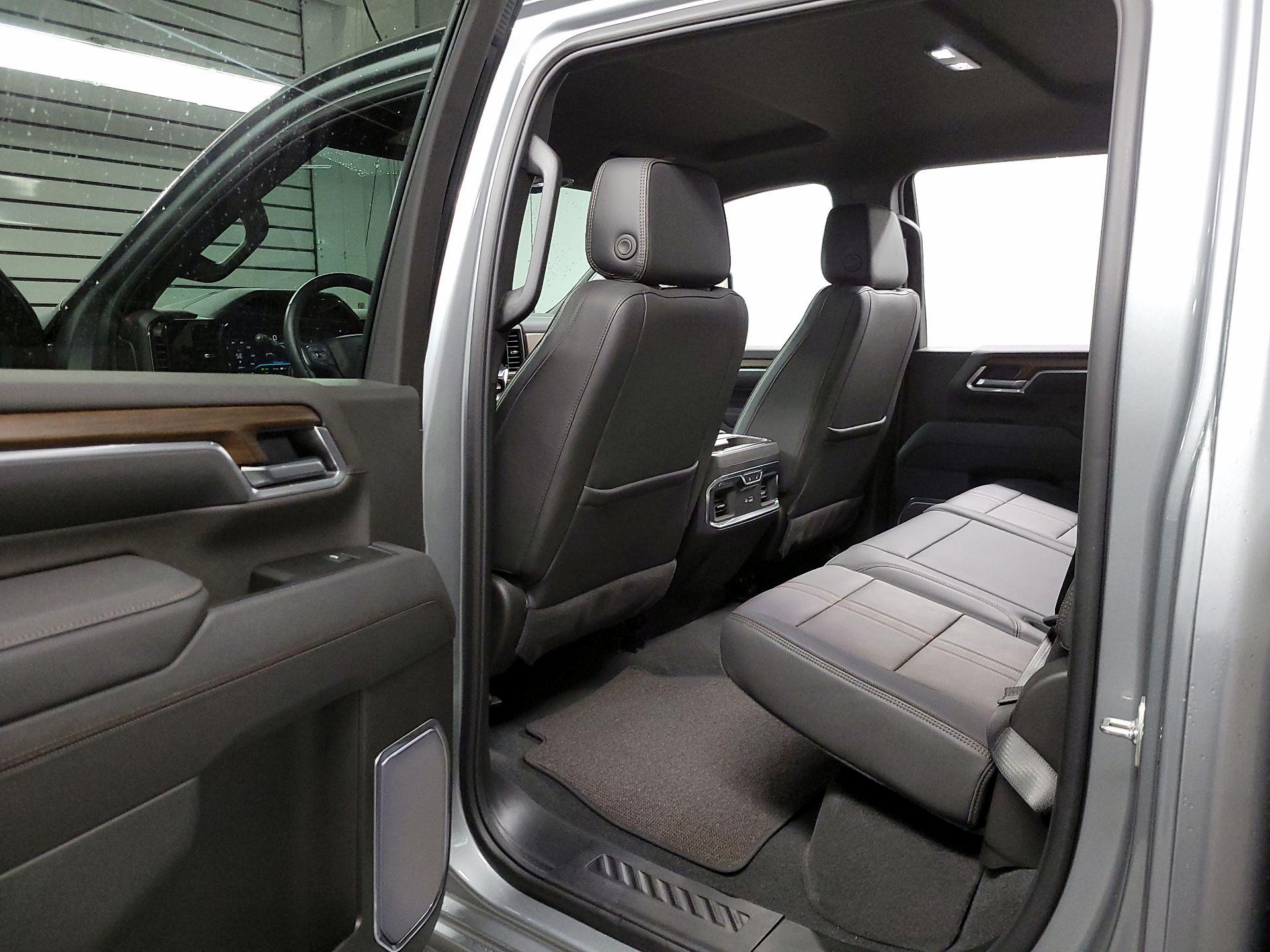 Thumbnail: 2025 Chevrolet Silverado 2500 - 19