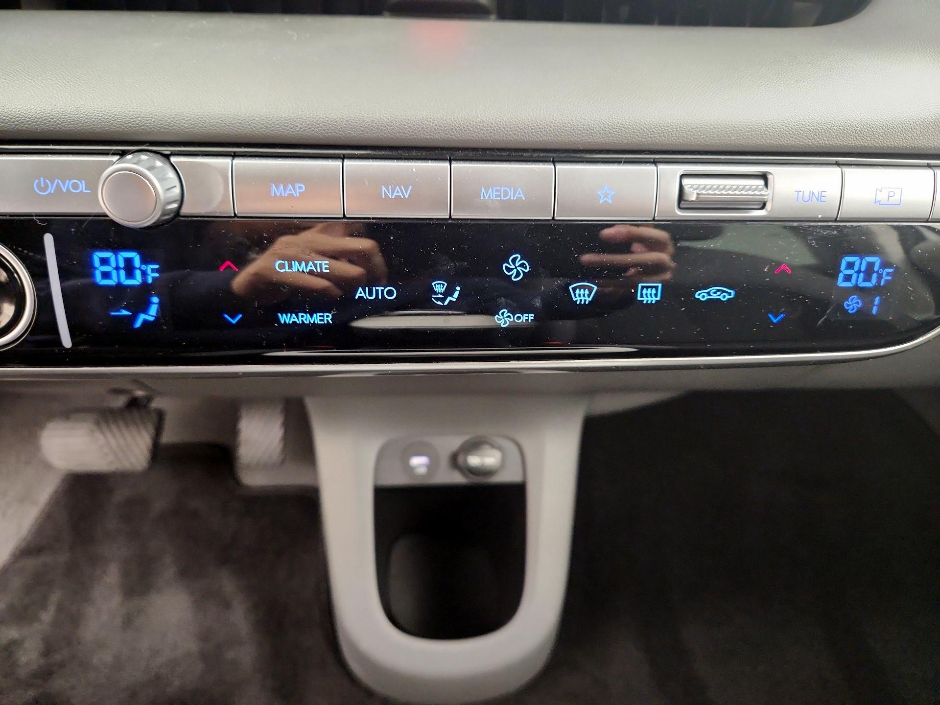 Thumbnail: 2022 Hyundai Ioniq 5 - 17