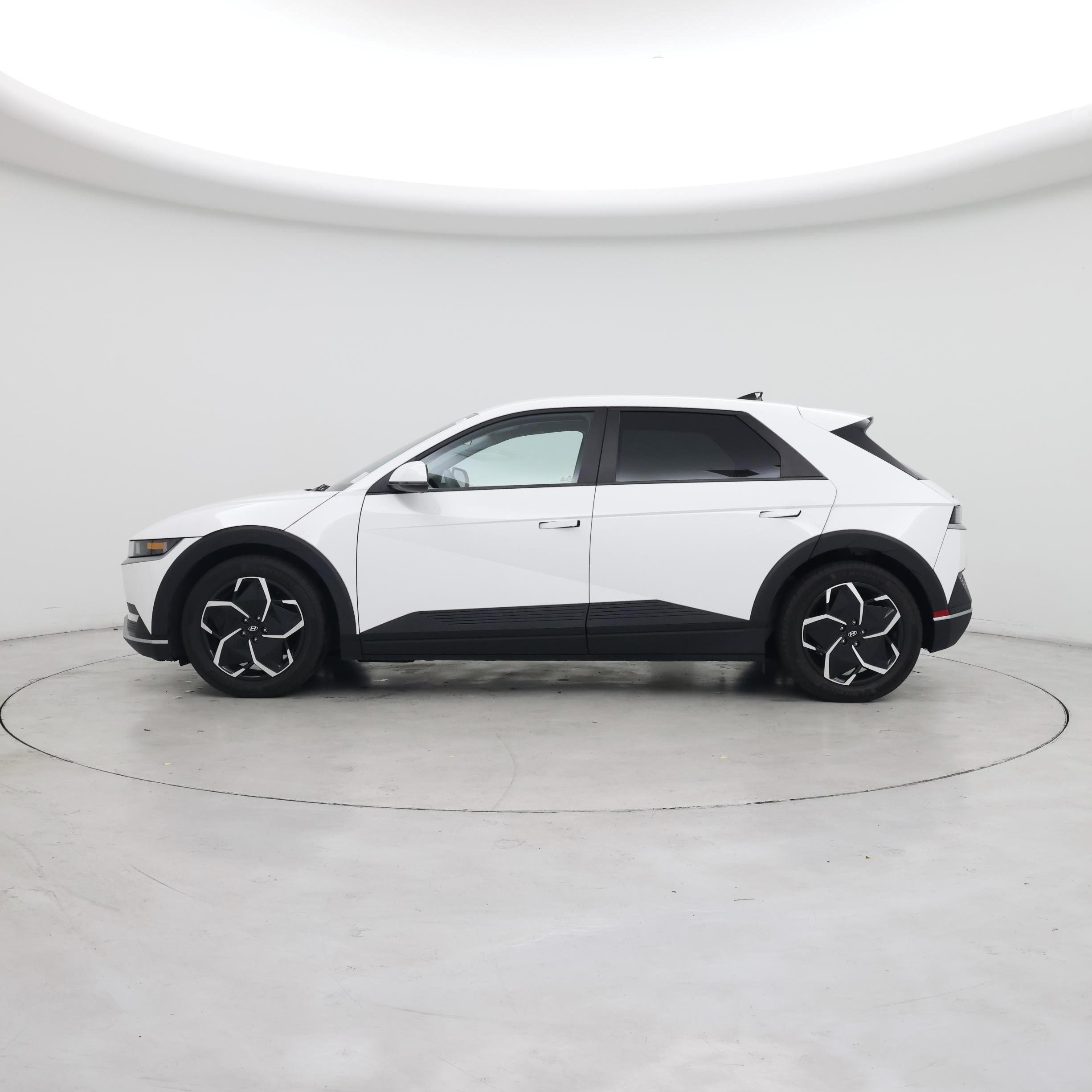 Thumbnail: 2022 Hyundai Ioniq 5 - 3