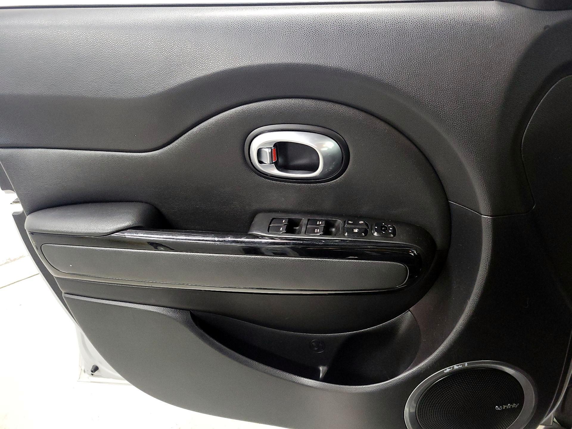 Thumbnail: 2016 Kia Soul - 12