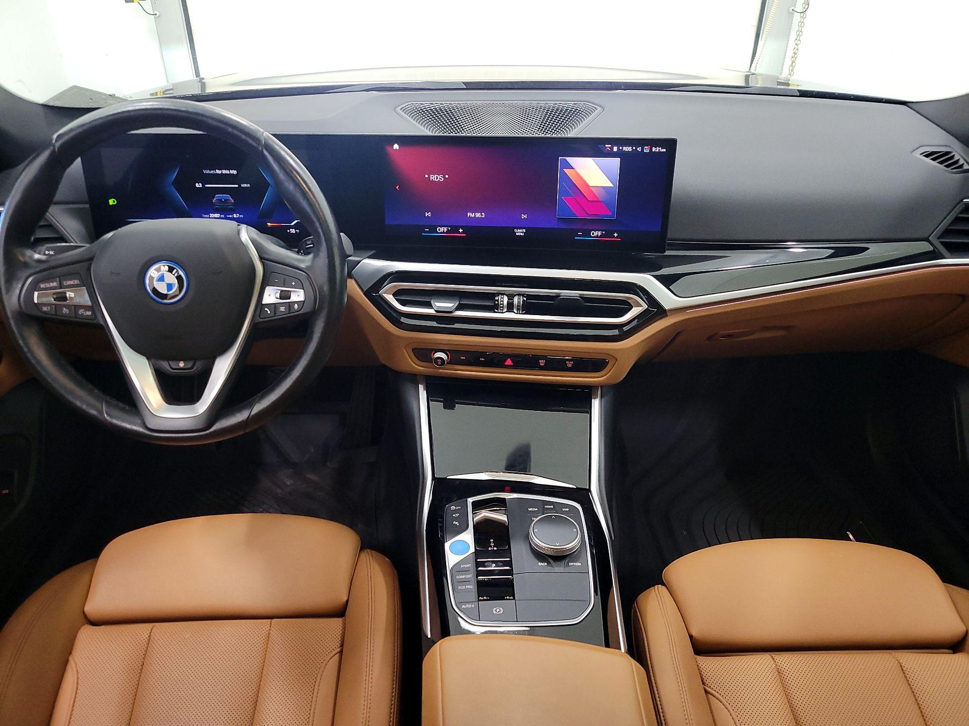 Thumbnail: 2023 BMW i4 - 9