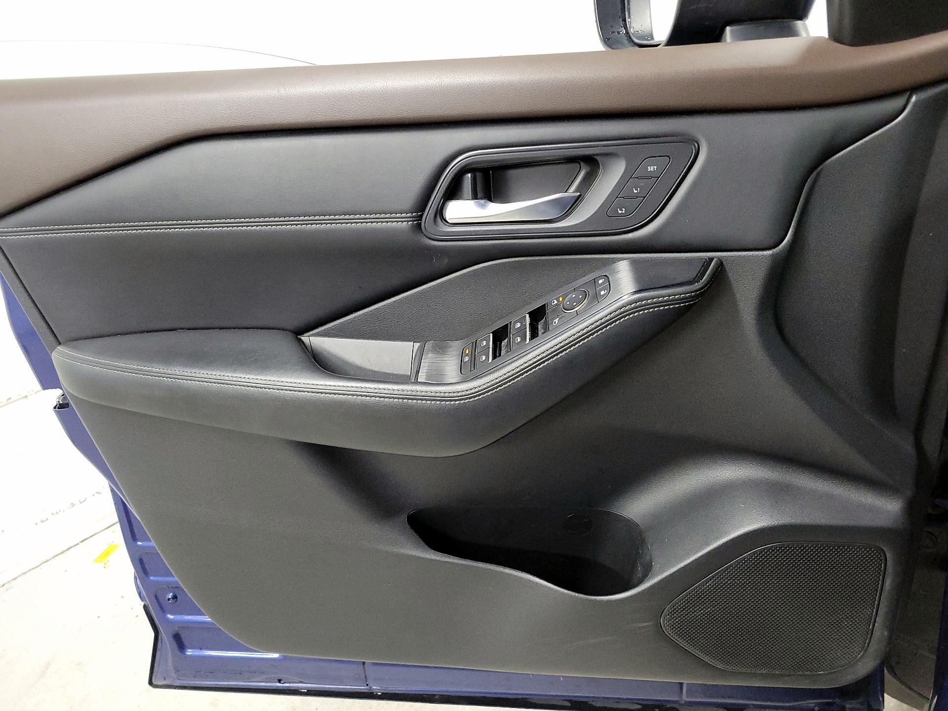 Thumbnail: 2023 Nissan Rogue - 12