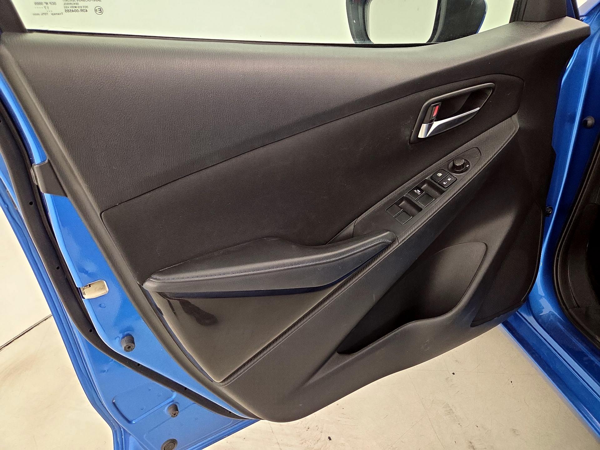 Thumbnail: 2018 Toyota Yaris iA - 12