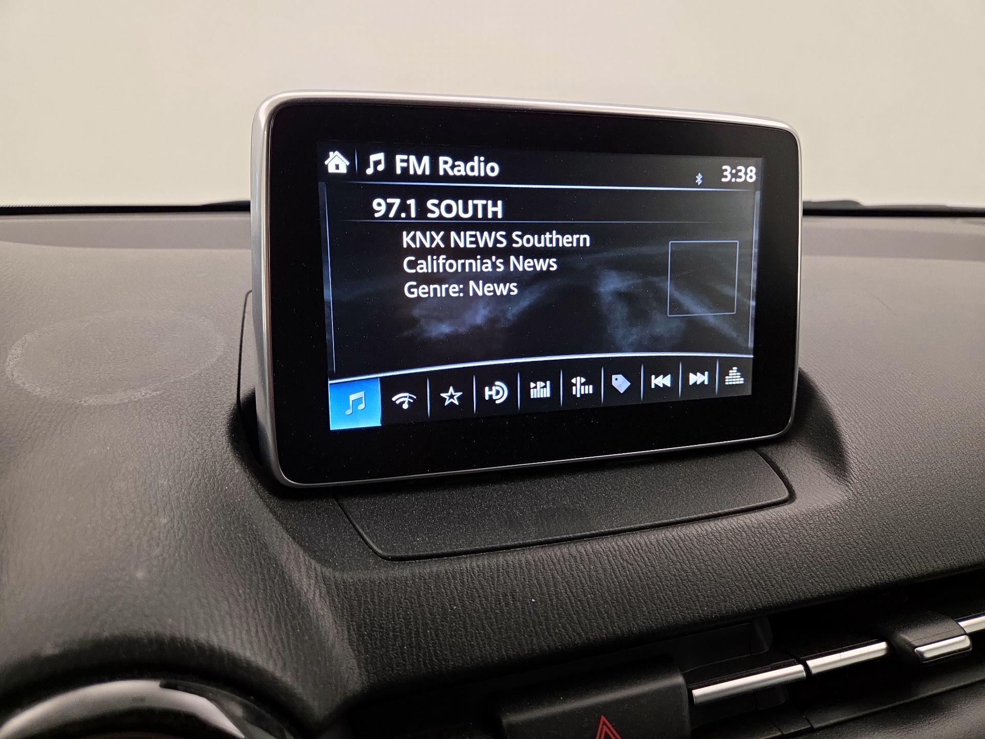 Thumbnail: 2018 Toyota Yaris iA - 15