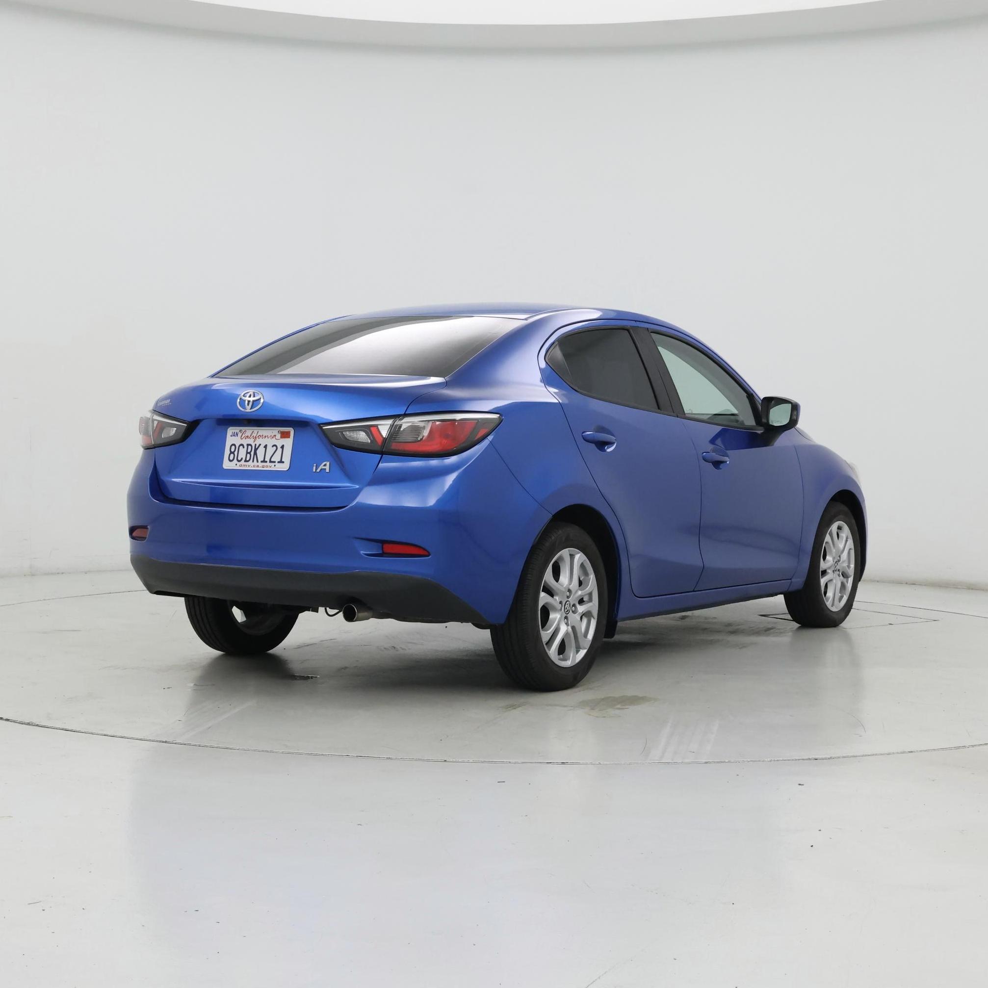 Thumbnail: 2018 Toyota Yaris iA - 8