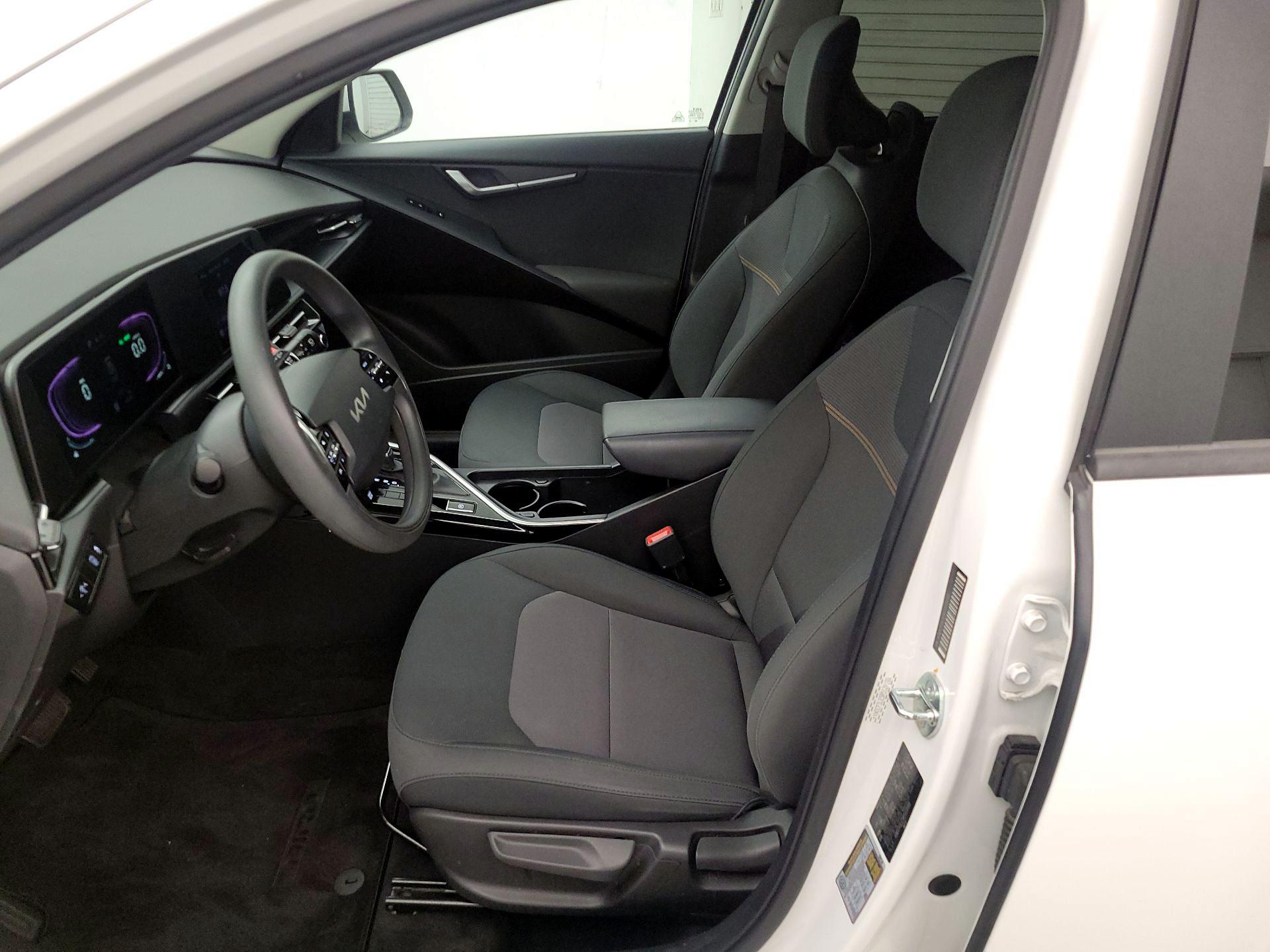 Thumbnail: 2024 Kia Niro - 11