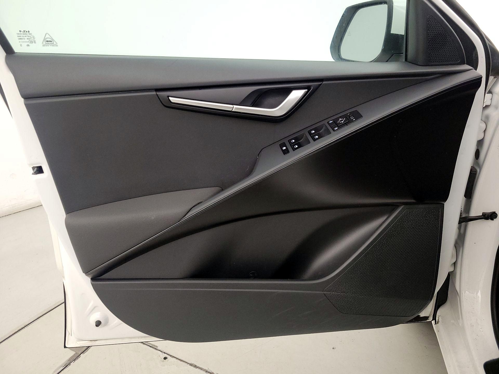 Thumbnail: 2024 Kia Niro - 12