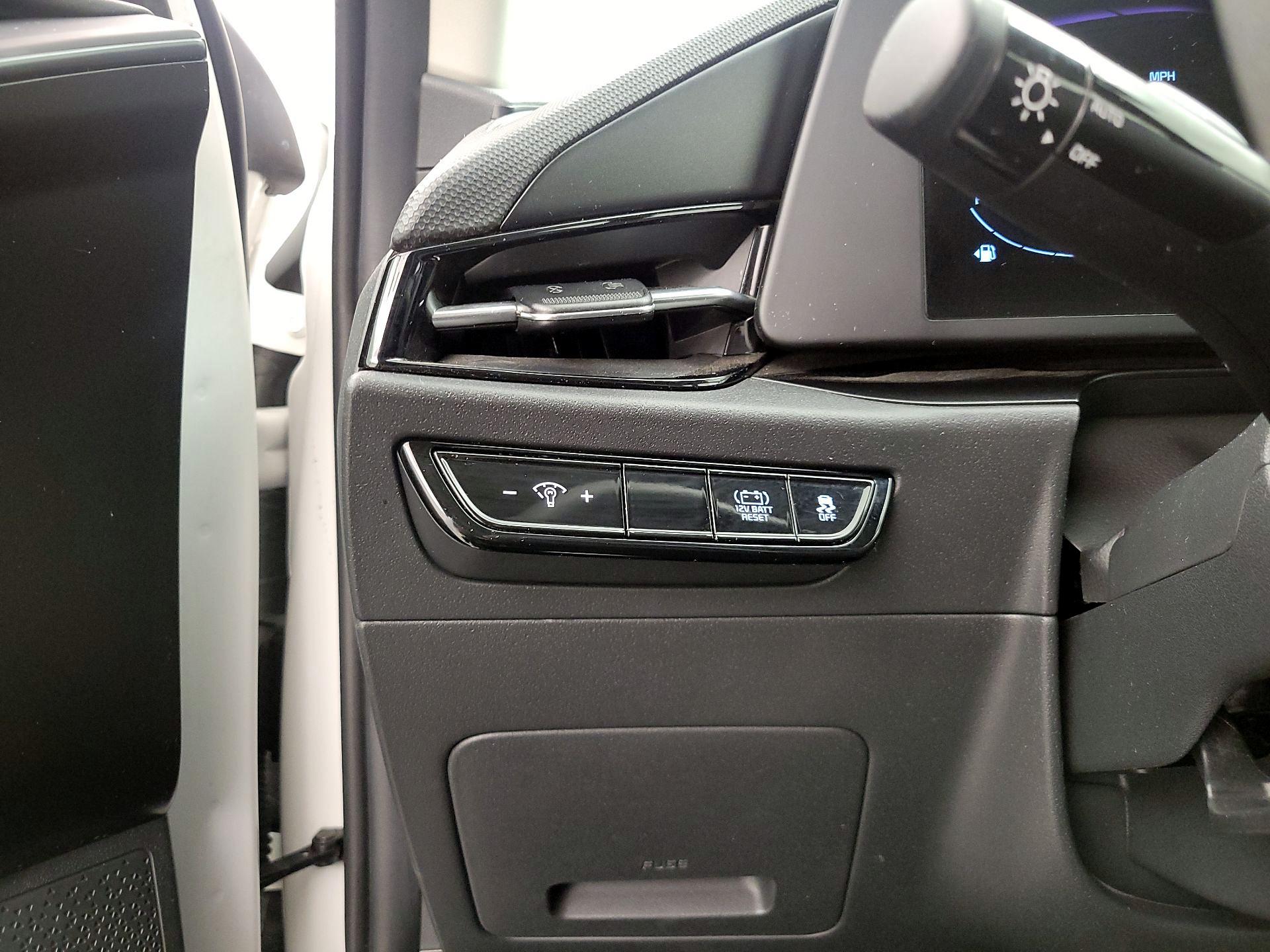 Thumbnail: 2024 Kia Niro - 13