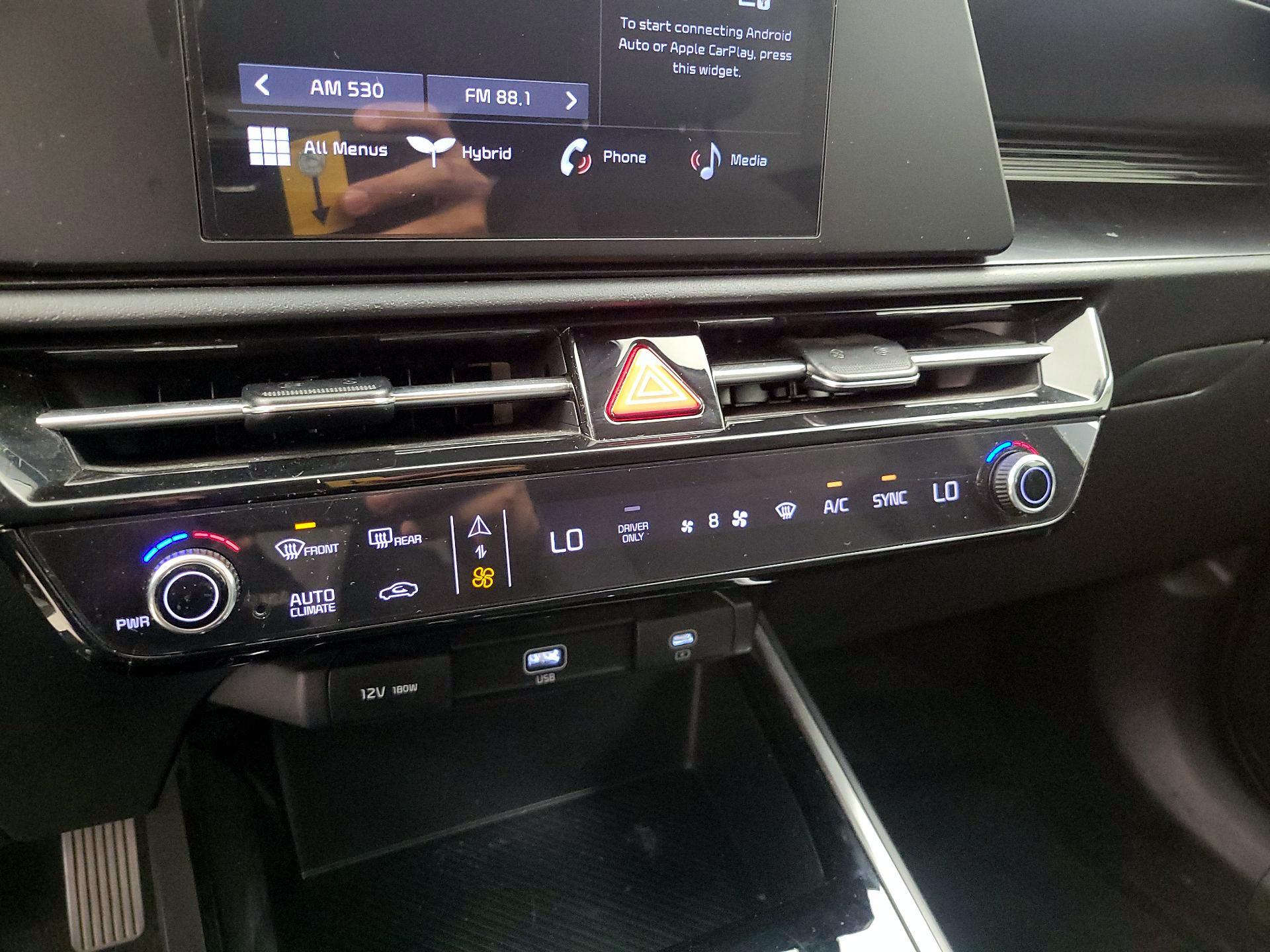 Thumbnail: 2024 Kia Niro - 16