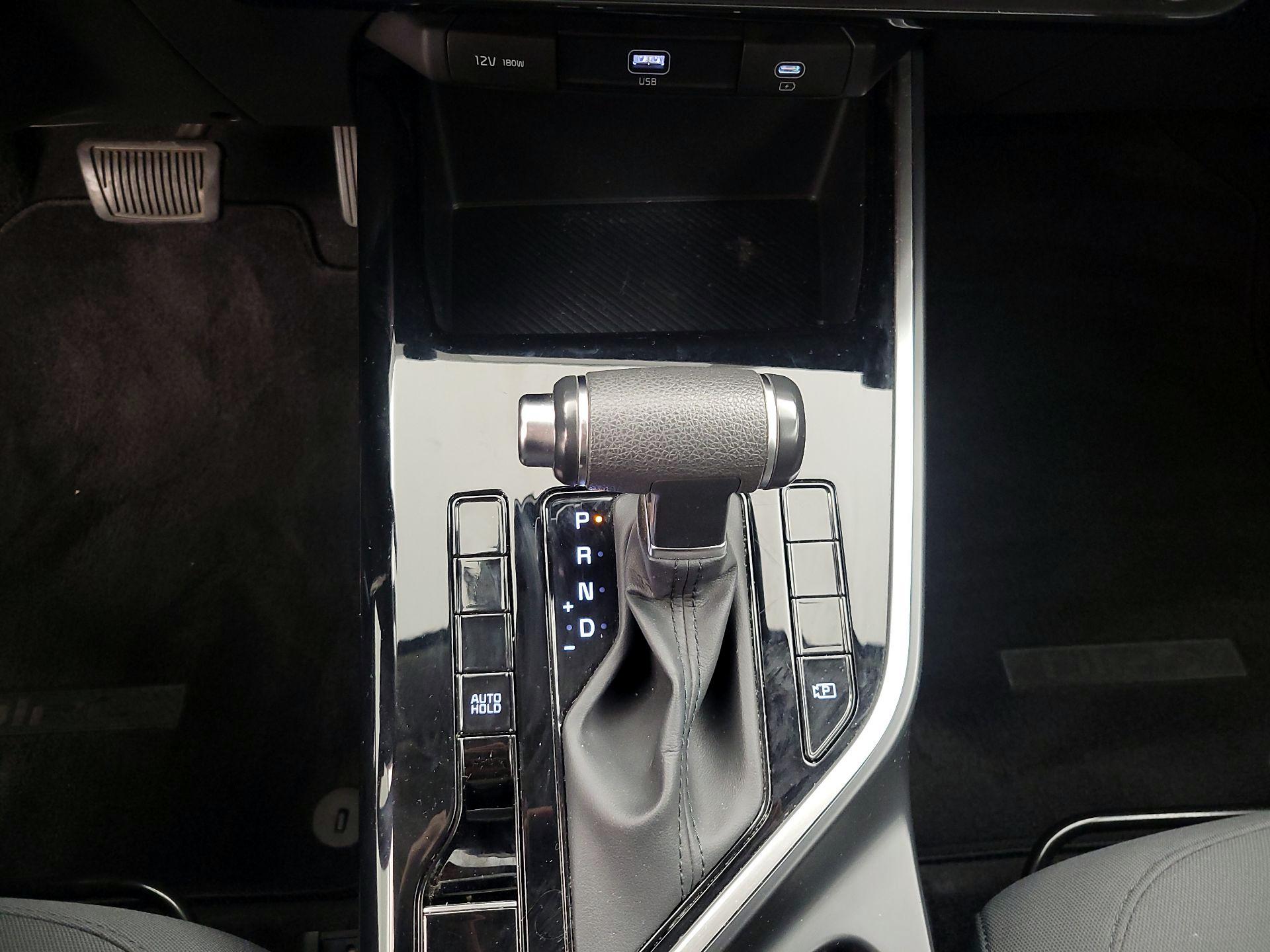 Thumbnail: 2024 Kia Niro - 17