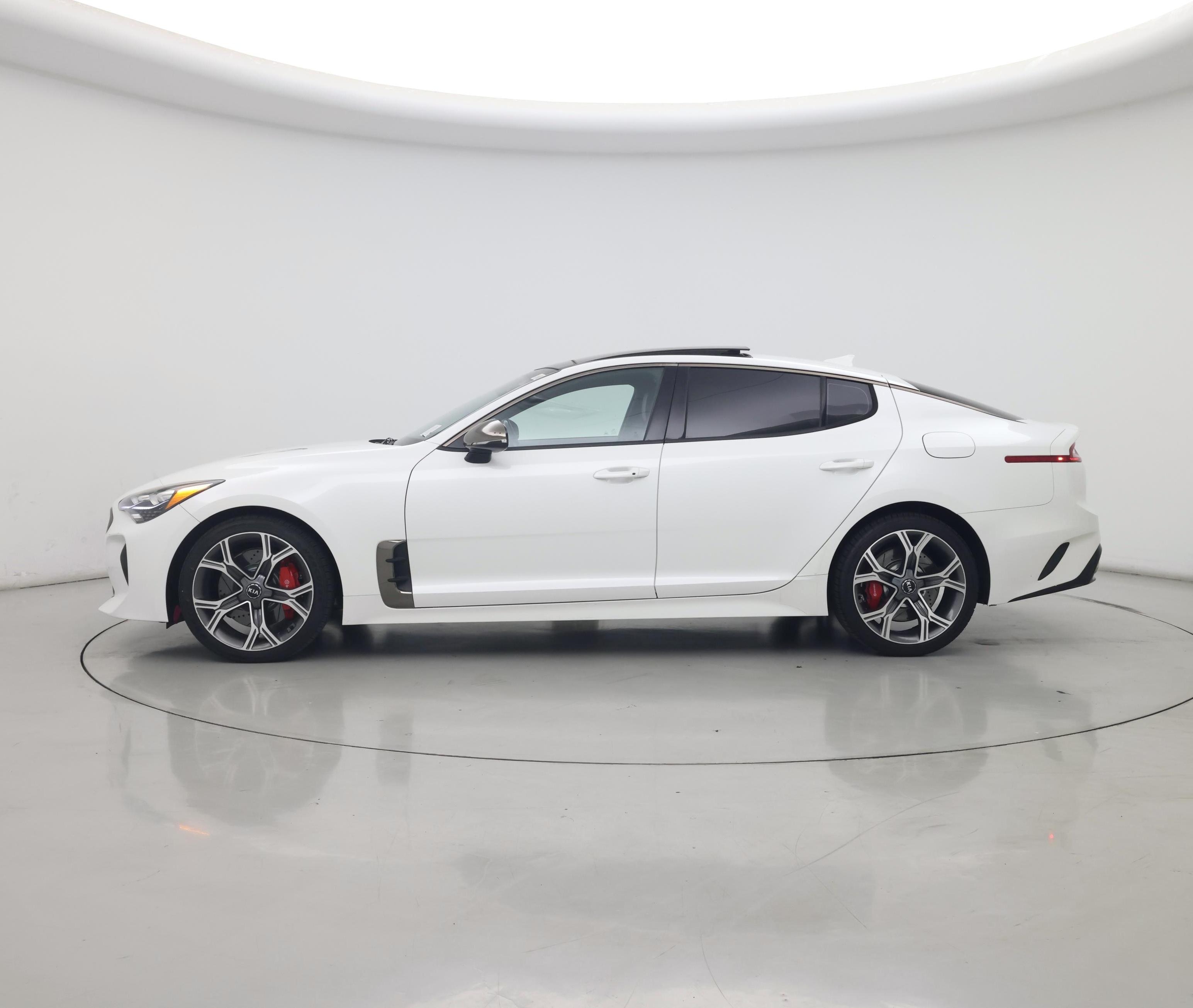 Thumbnail: 2020 Kia Stinger - 3