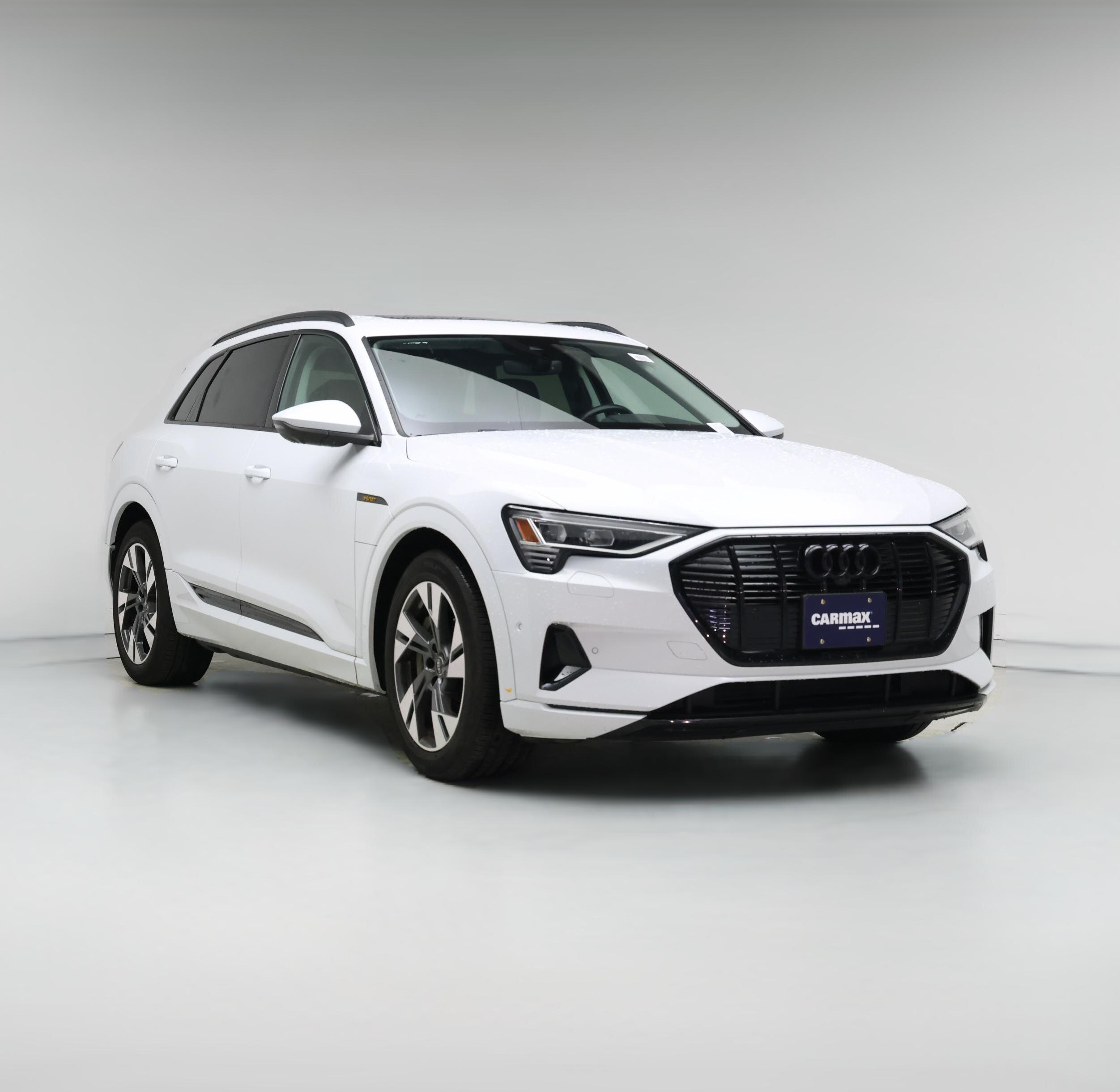 Thumbnail: 2023 Audi e-tron - 1