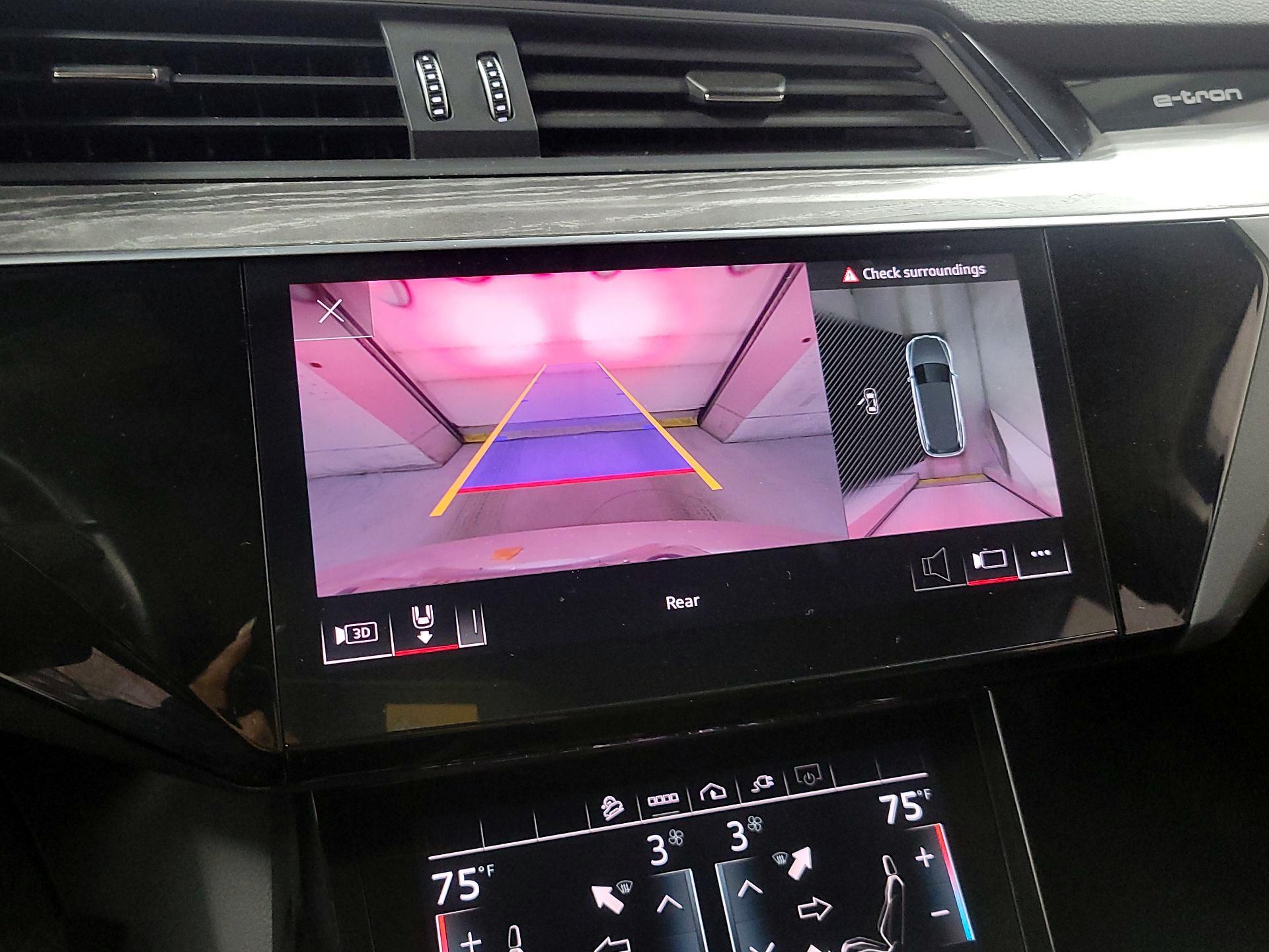 Thumbnail: 2023 Audi e-tron - 14