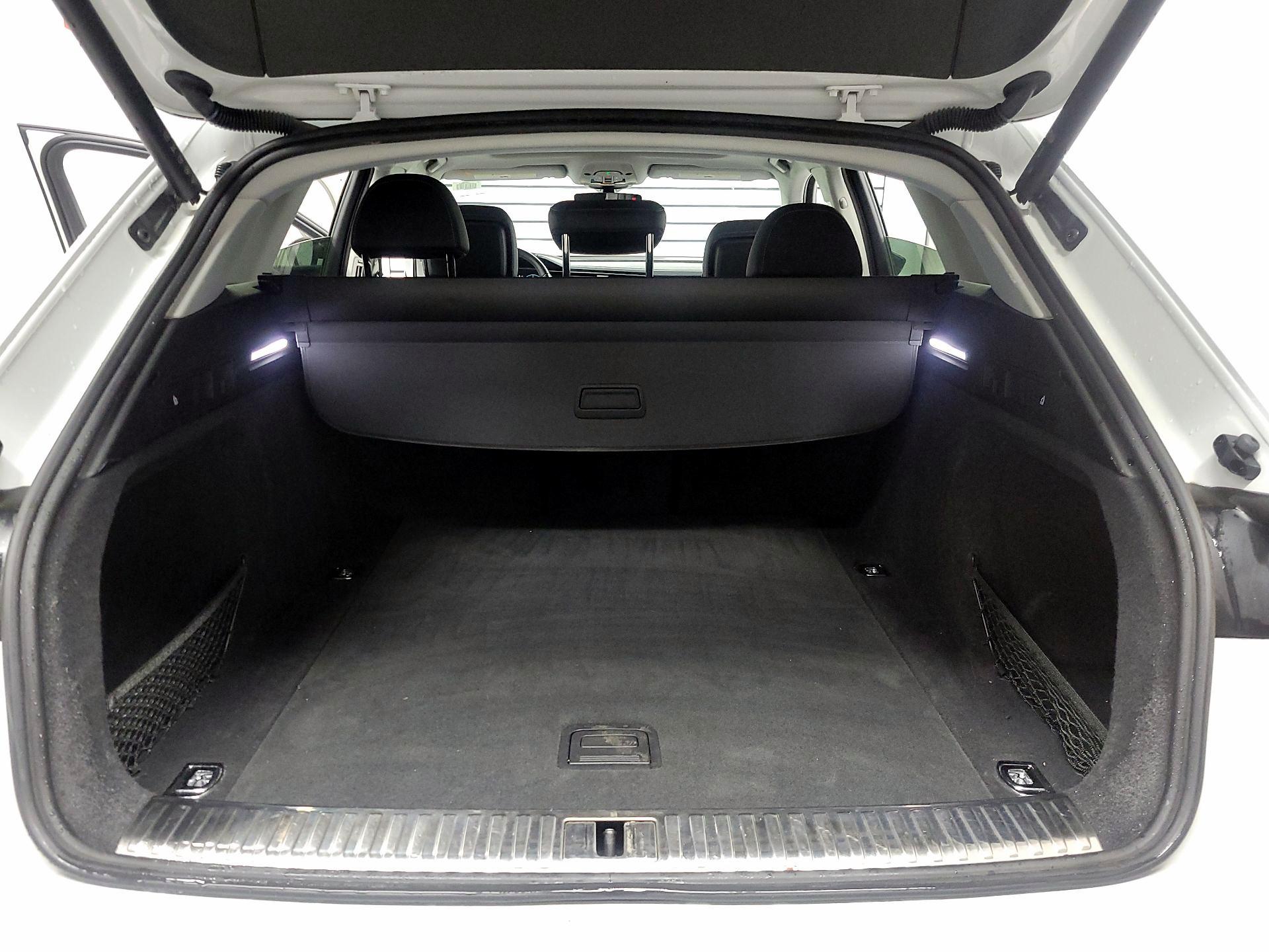 Thumbnail: 2023 Audi e-tron - 19