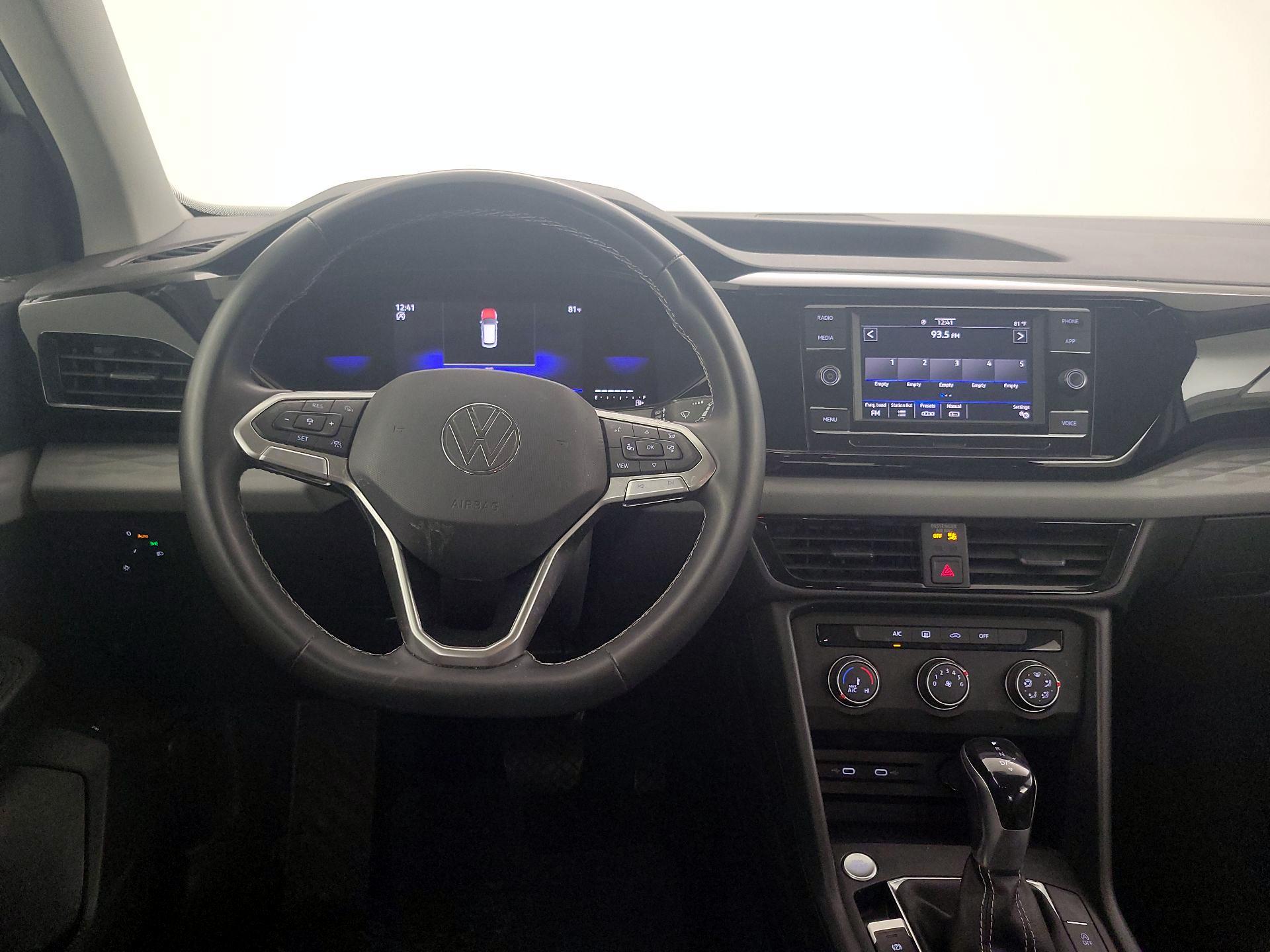 Thumbnail: 2022 Volkswagen Taos - 10