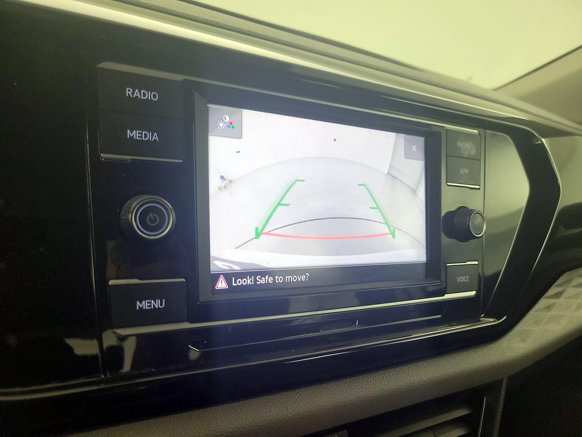 Thumbnail: 2022 Volkswagen Taos - 14