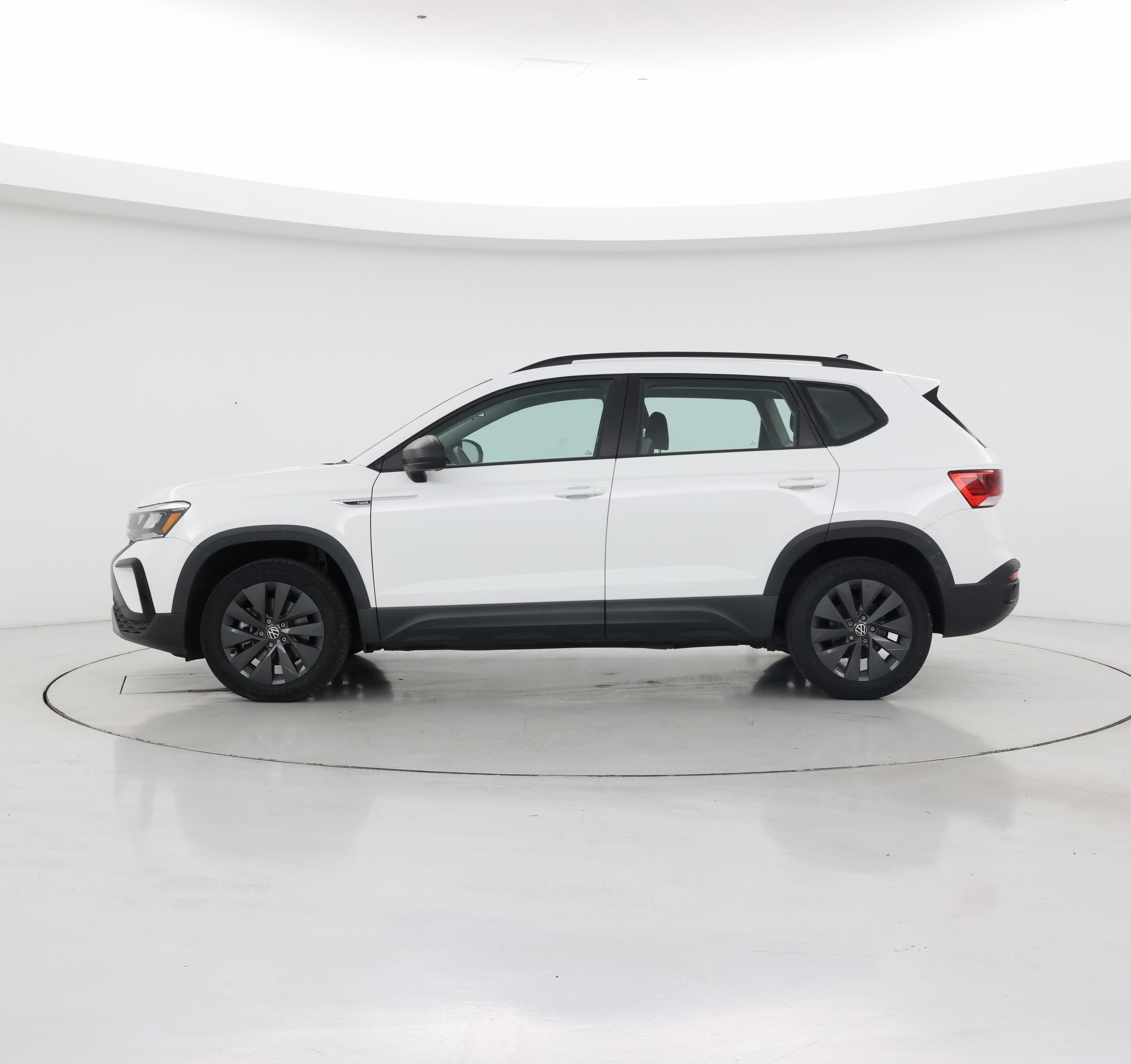 Thumbnail: 2022 Volkswagen Taos - 3