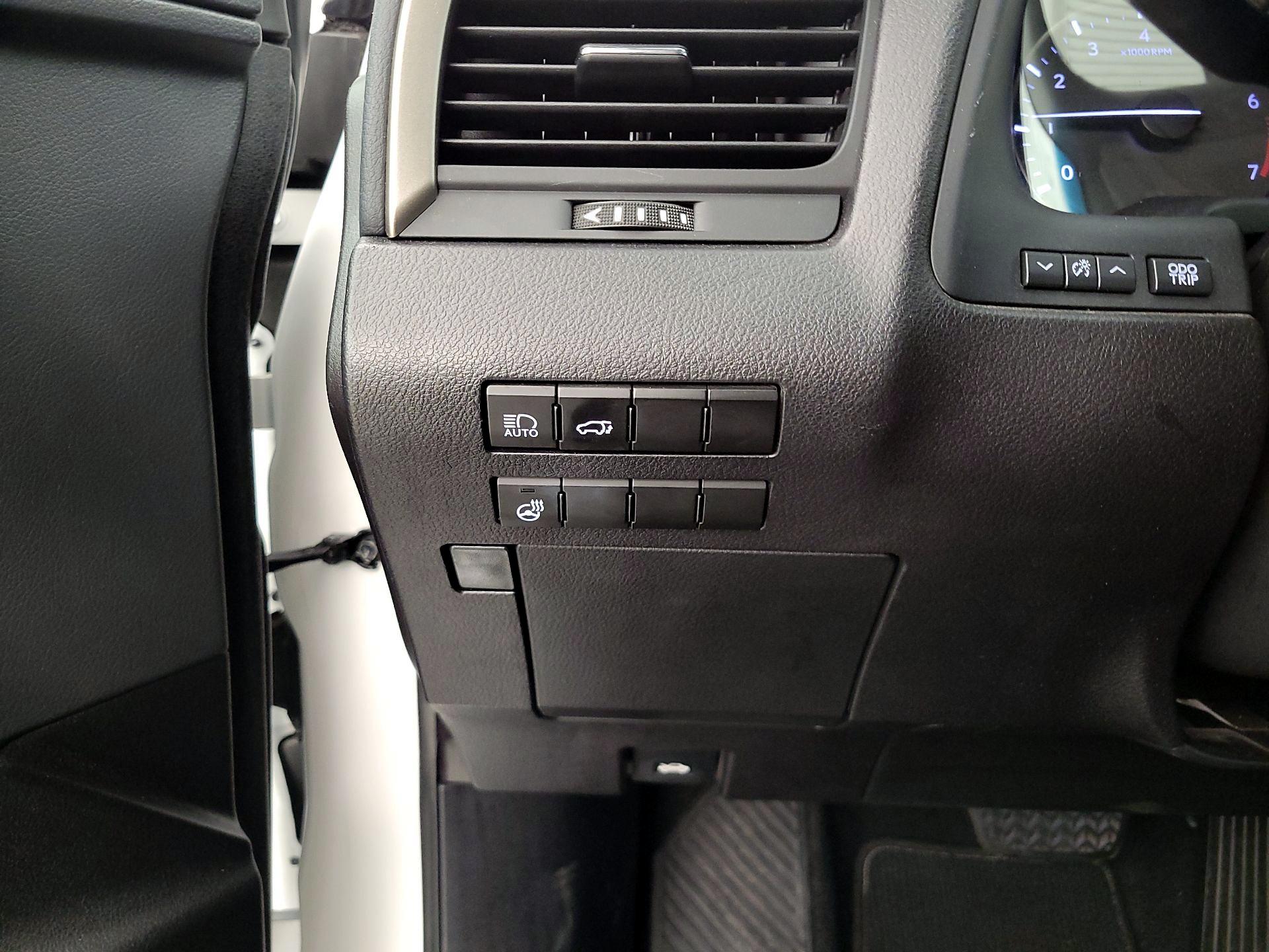 Thumbnail: 2018 Lexus RX - 13