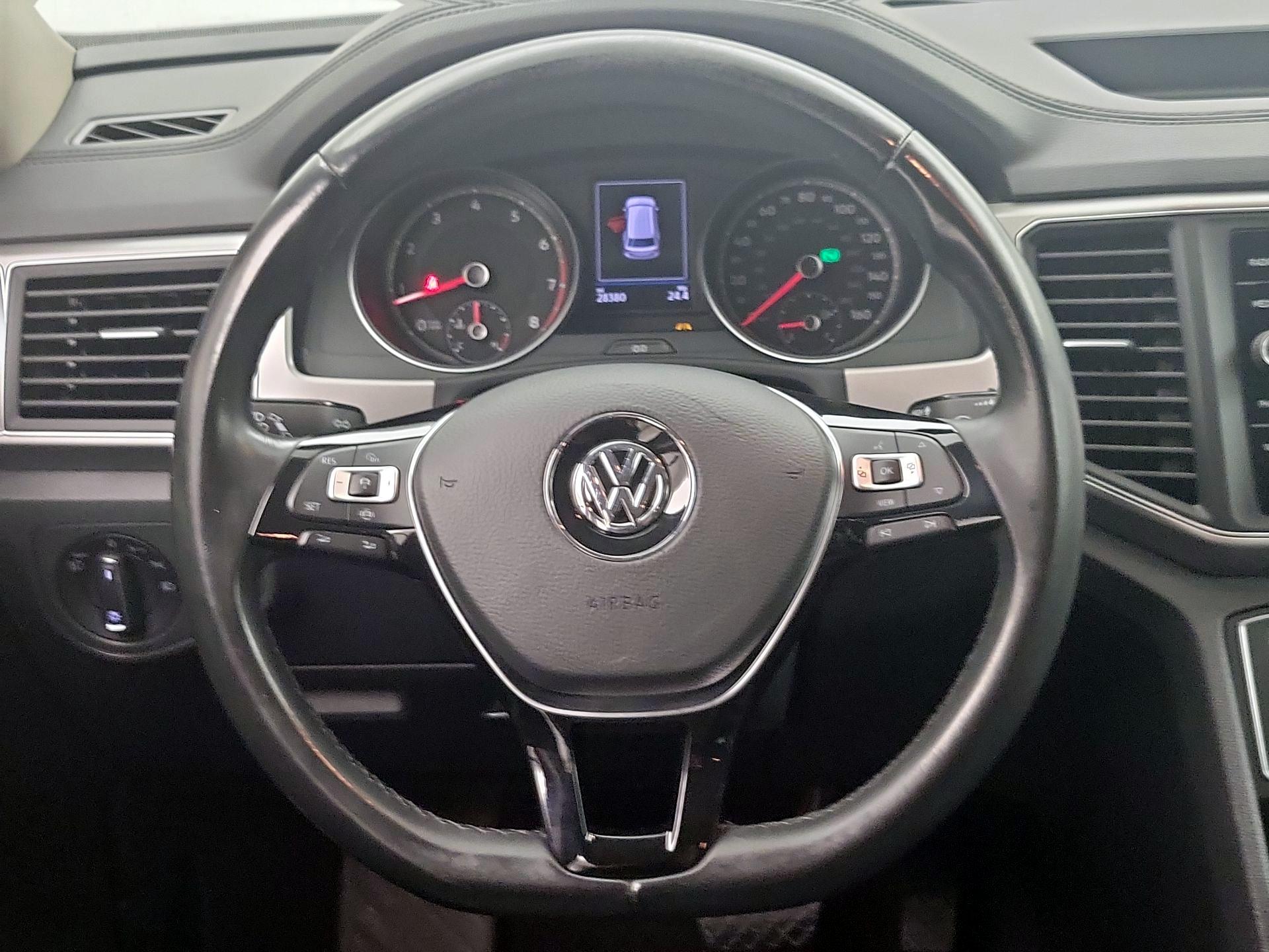 Thumbnail: 2019 Volkswagen Atlas - 10