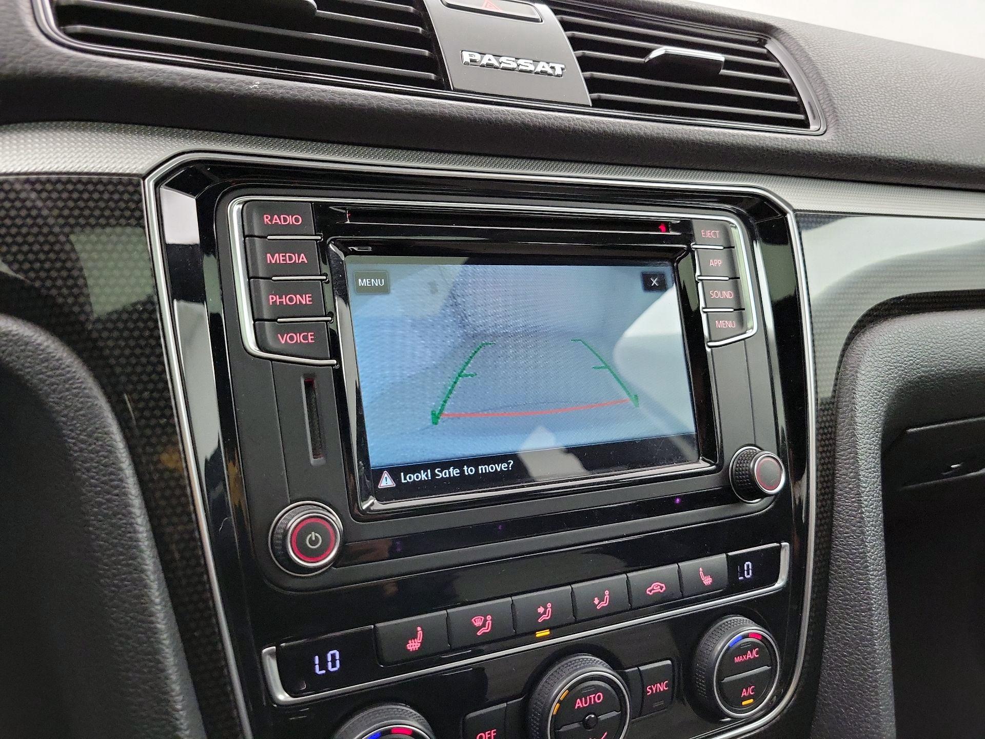 Thumbnail: 2018 Volkswagen Passat - 14