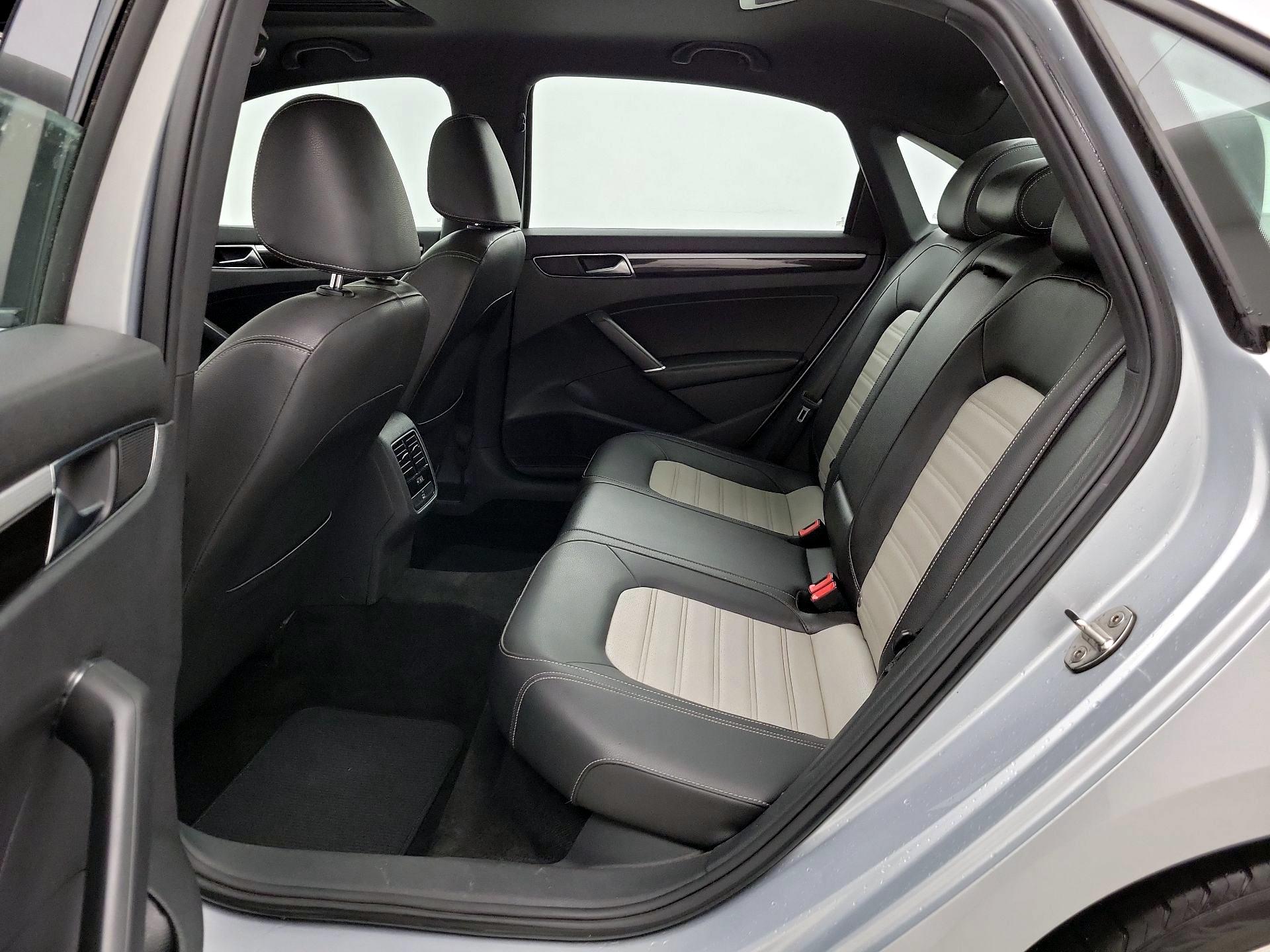 Thumbnail: 2018 Volkswagen Passat - 20