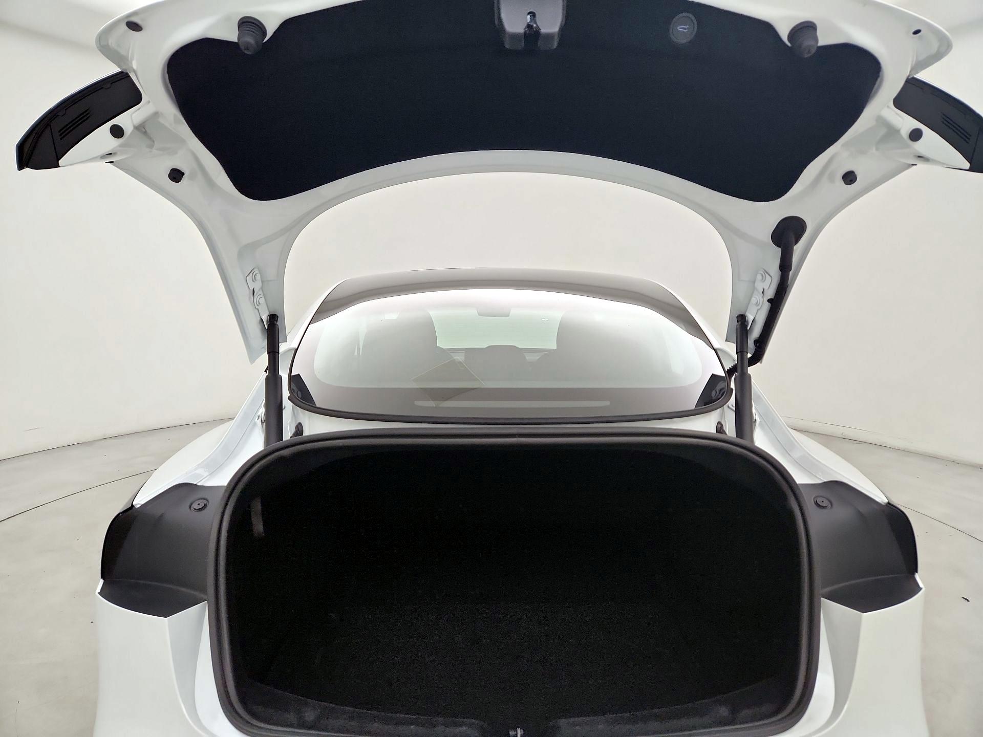 Thumbnail: 2025 Tesla Model 3 - 19