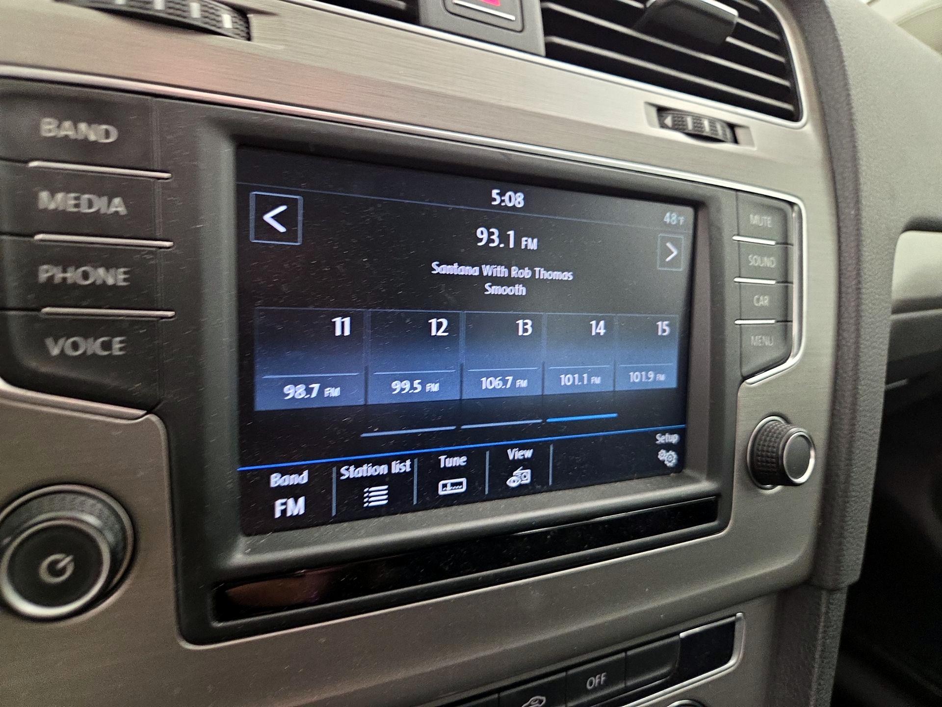 Thumbnail: 2017 Volkswagen Golf - 15