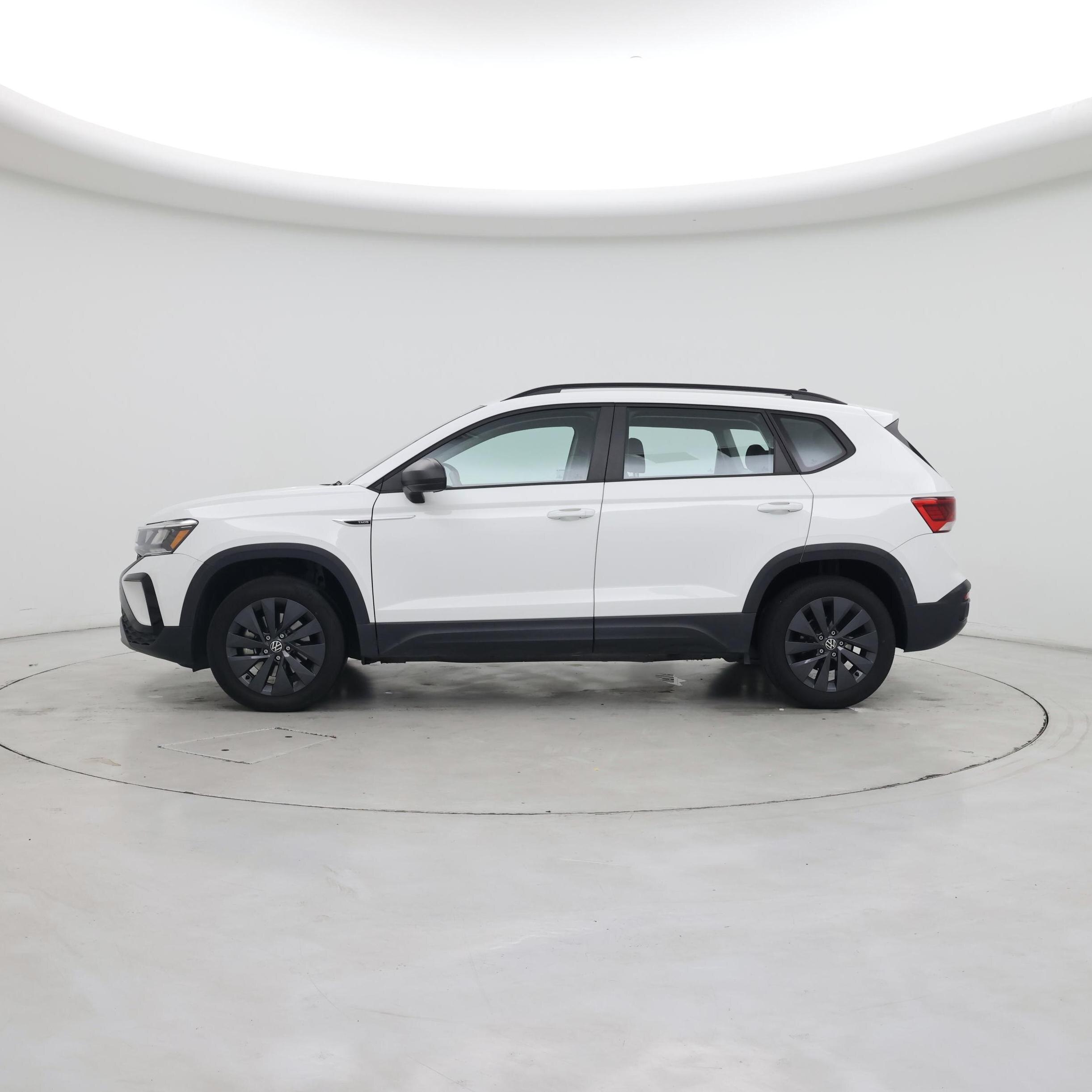 Thumbnail: 2023 Volkswagen Taos - 3