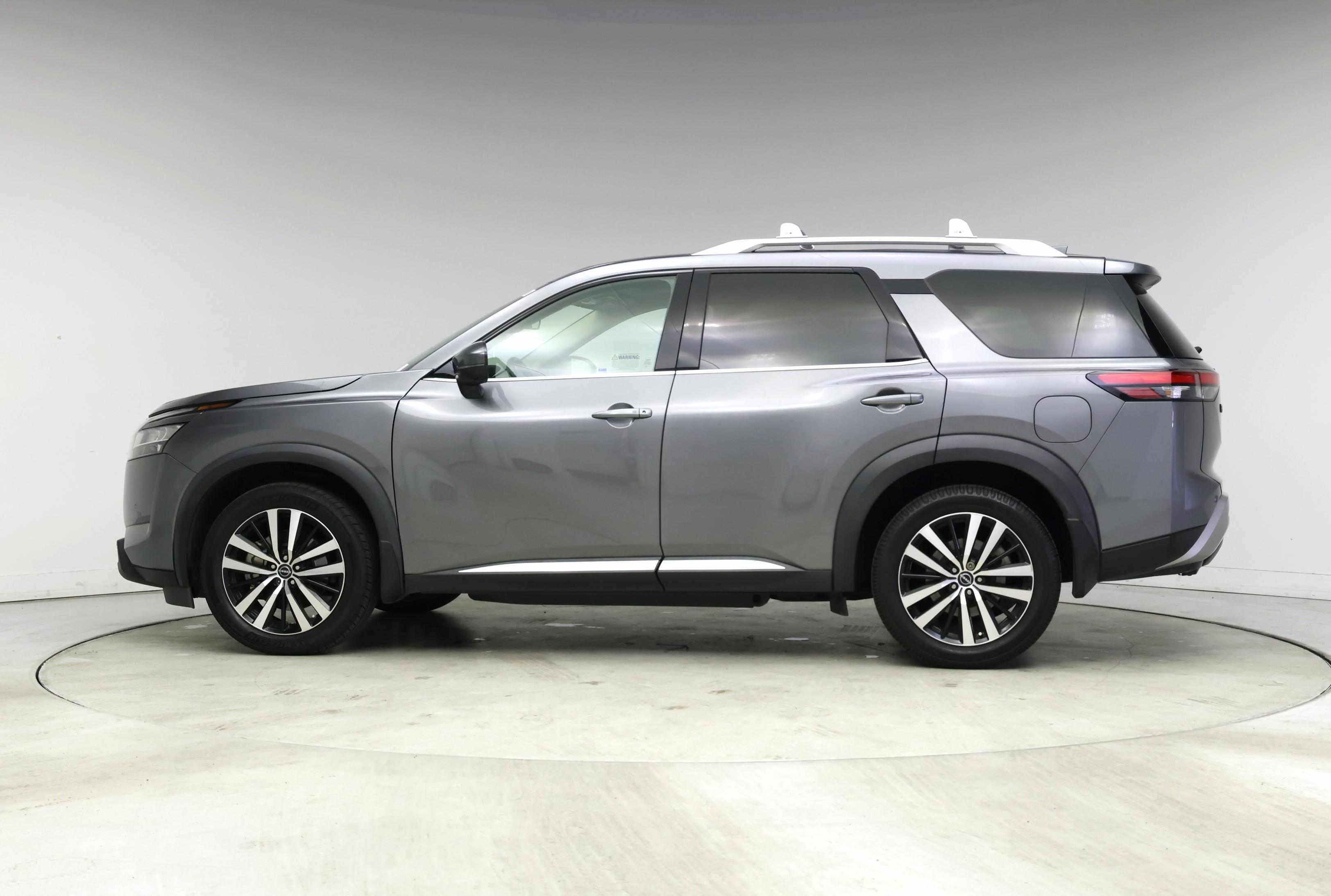 Thumbnail: 2023 Nissan Pathfinder - 3