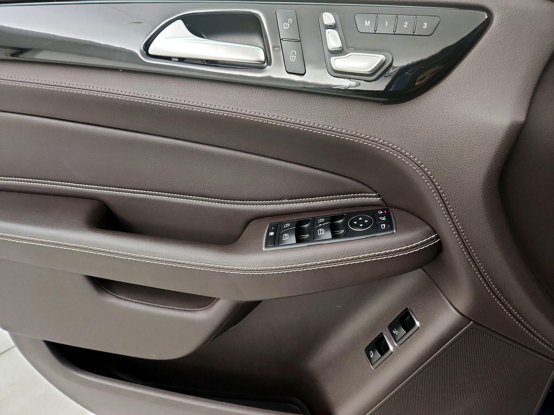 Thumbnail: 2019 Mercedes-Benz GLS - 12
