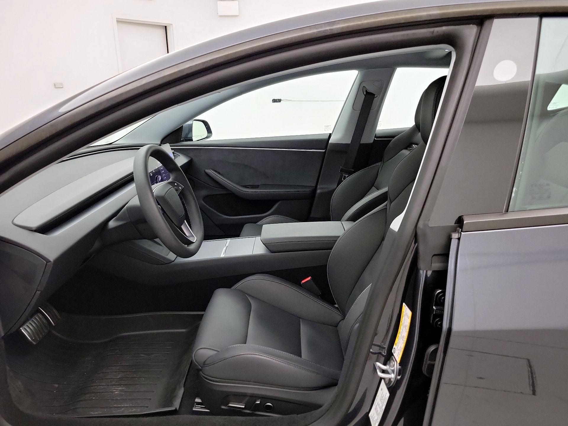 Thumbnail: 2025 Tesla Model 3 - 11