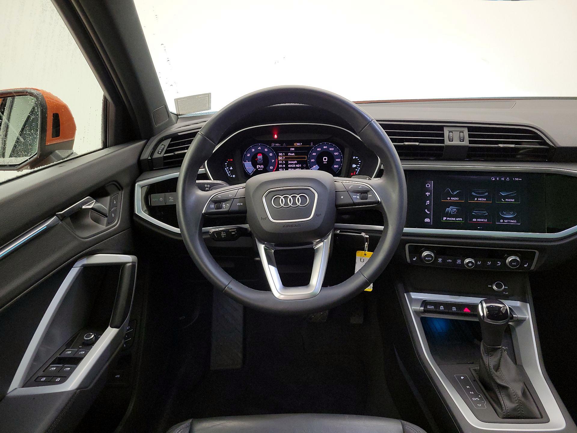 Thumbnail: 2022 Audi Q3 - 10