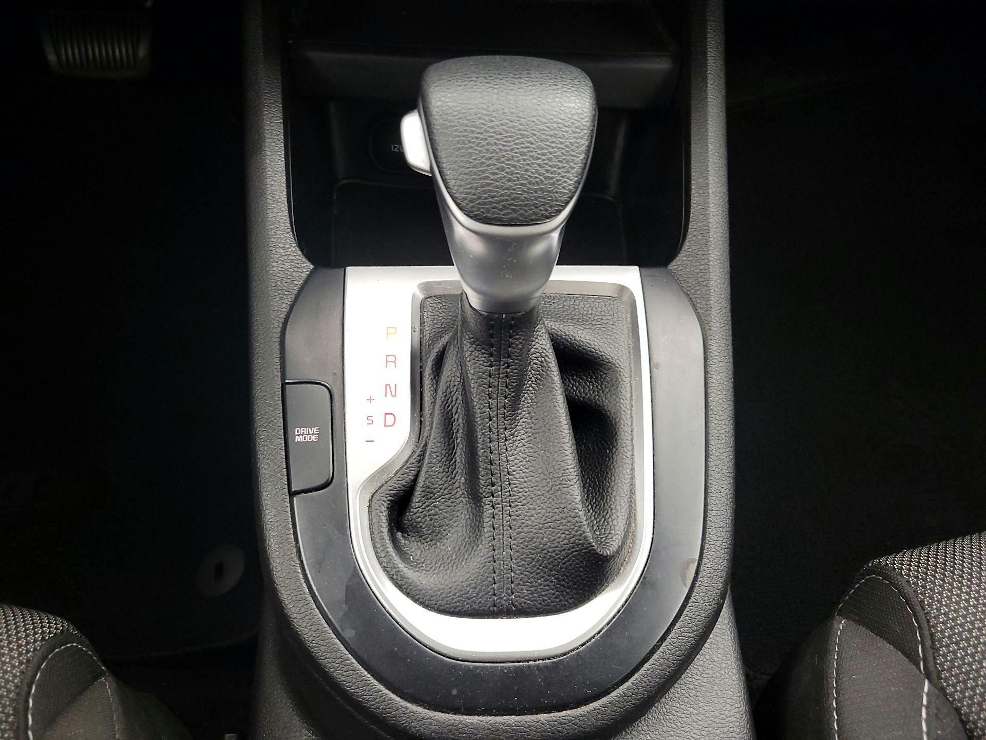Thumbnail: 2022 Kia Forte - 17