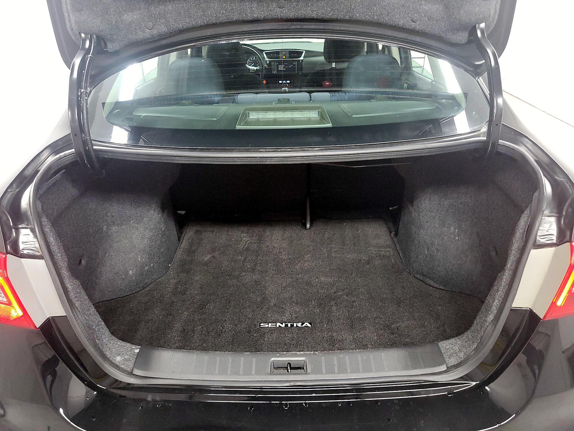 Thumbnail: 2019 Nissan Sentra - 18