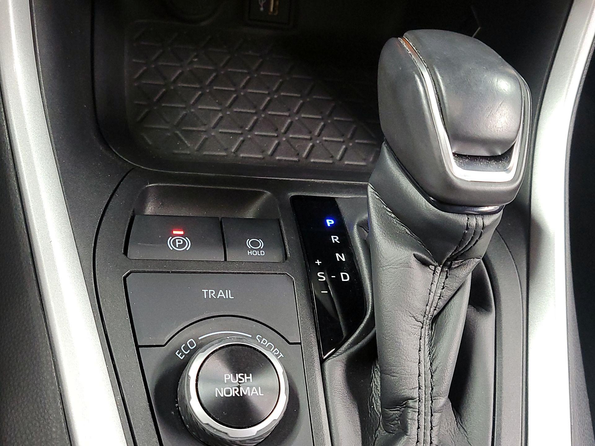 Thumbnail: 2024 Toyota RAV4 - 17