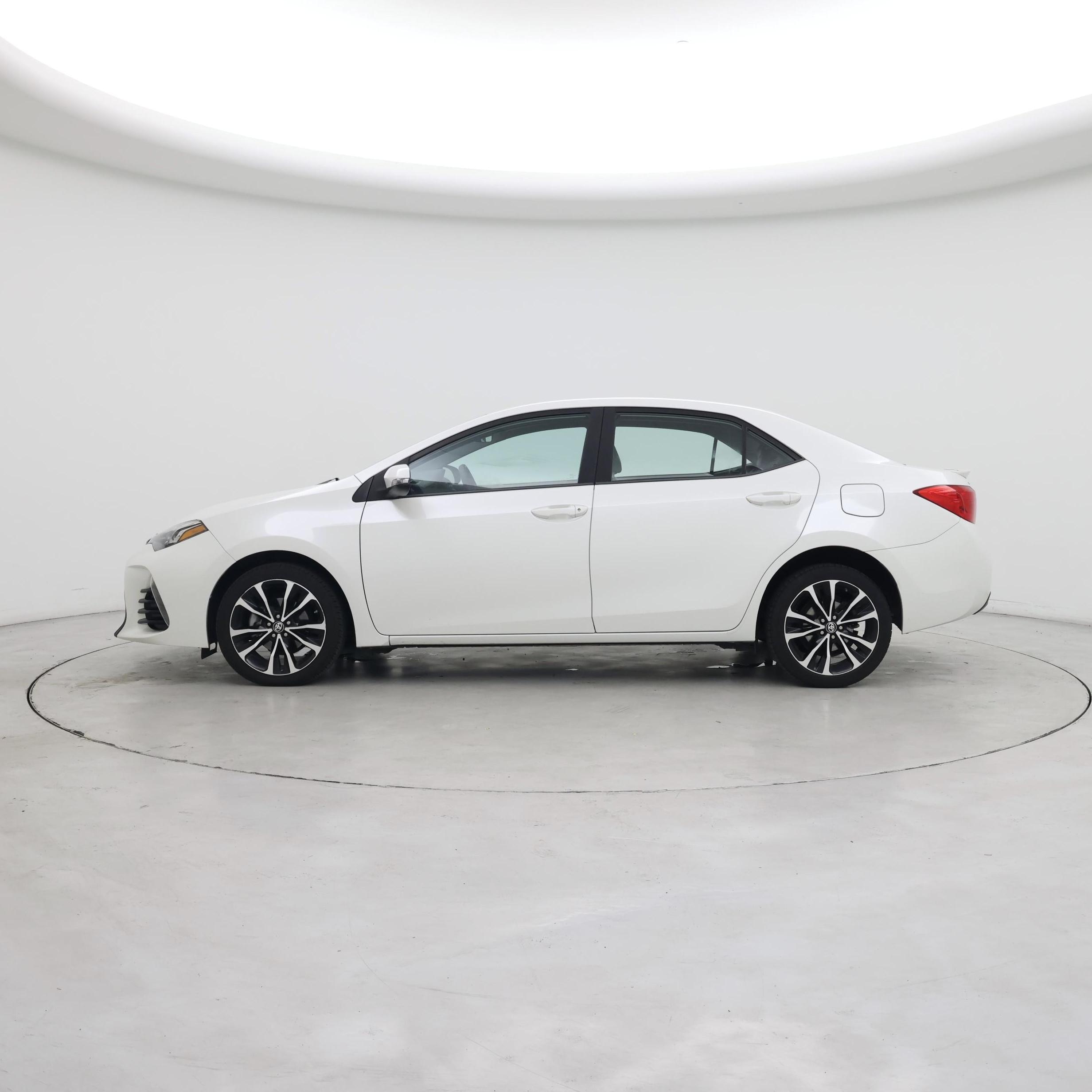 Thumbnail: 2017 Toyota Corolla - 3