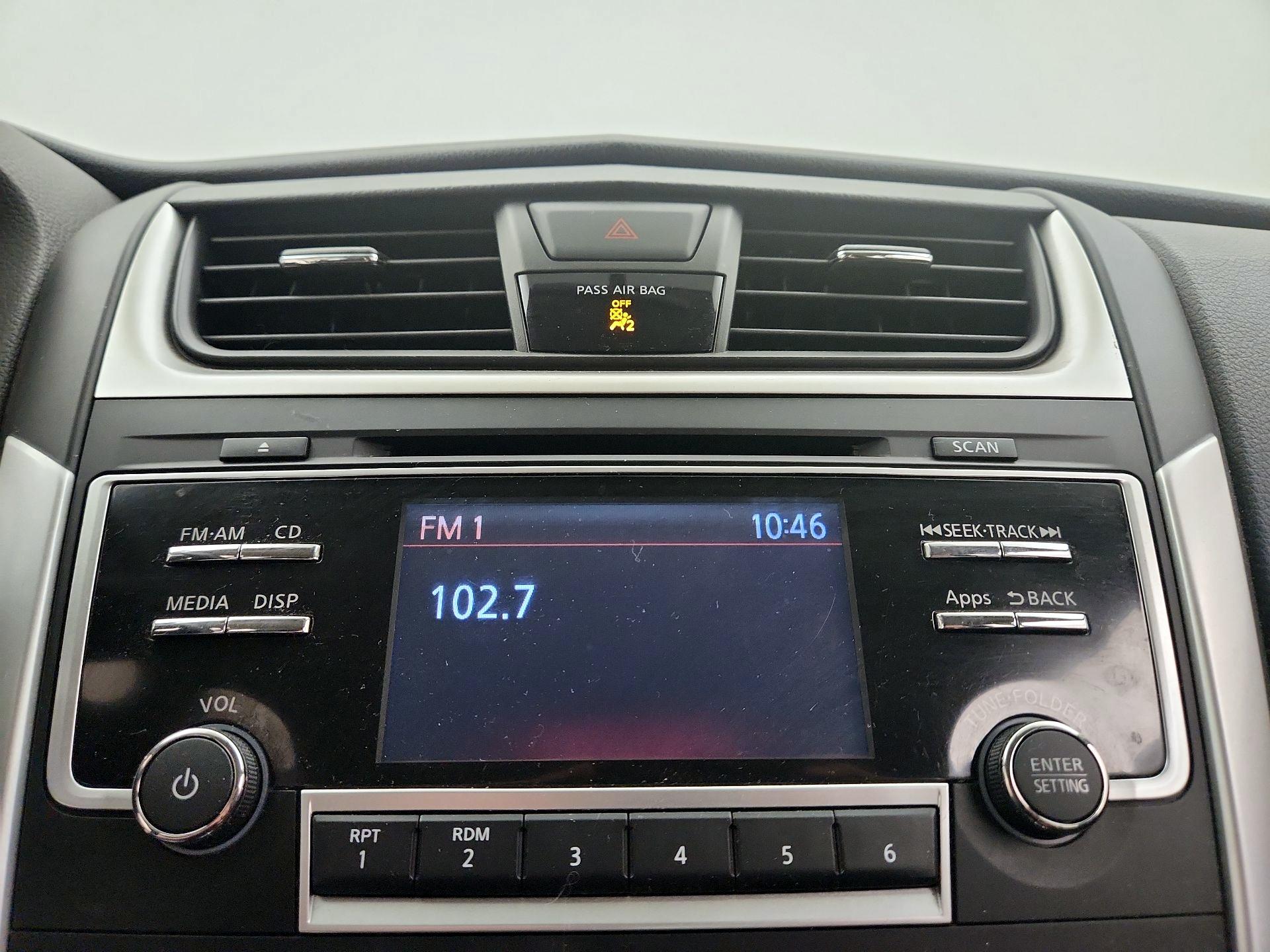 Thumbnail: 2016 Nissan Altima - 15