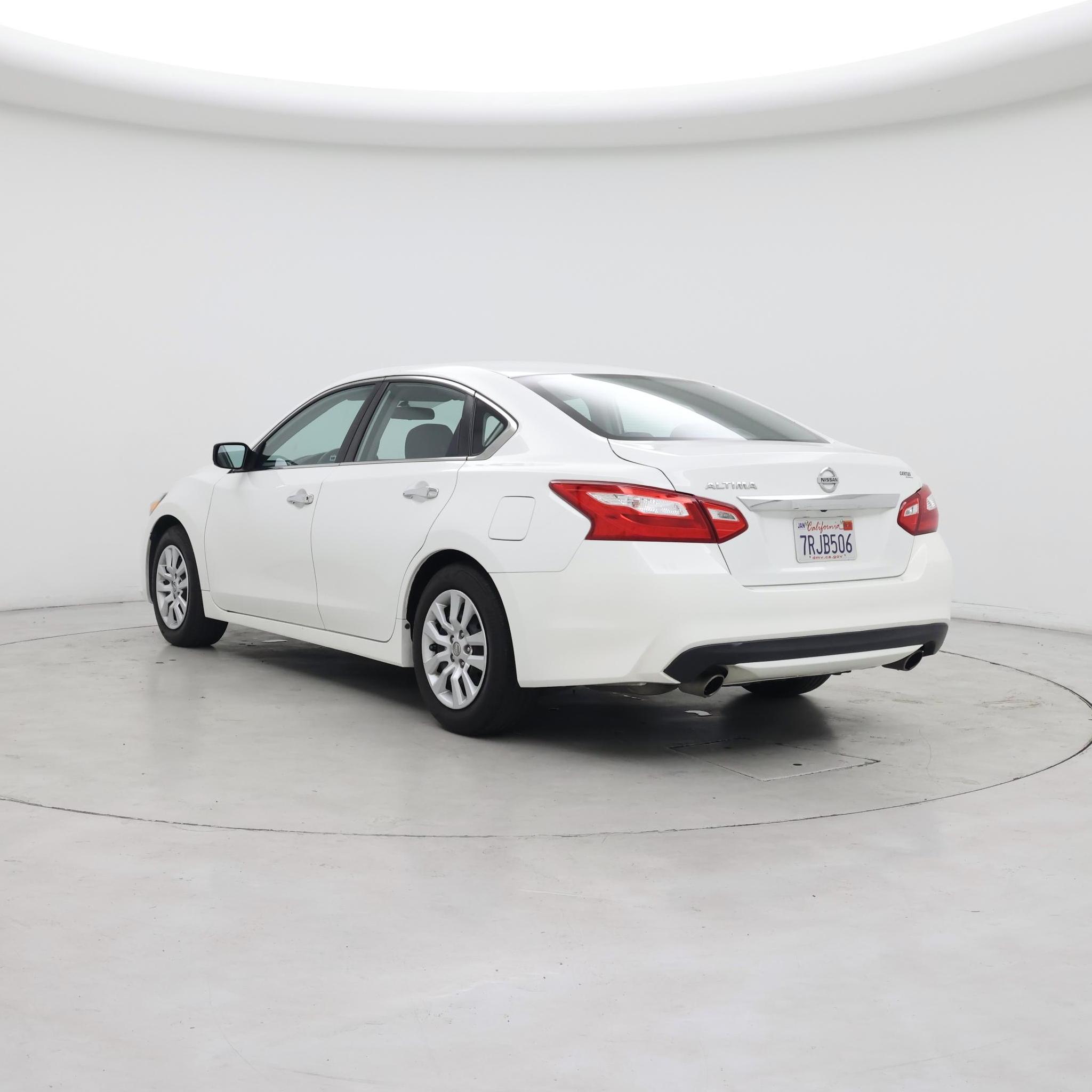 Thumbnail: 2016 Nissan Altima - 2