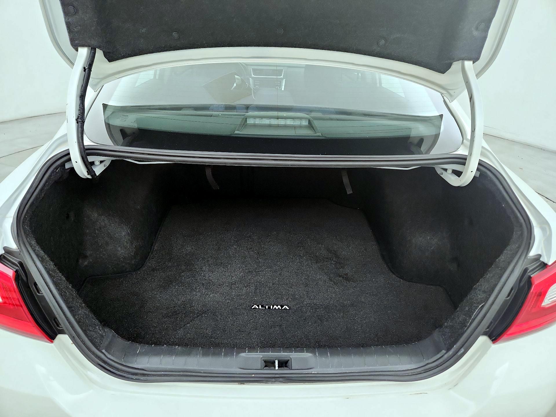 Thumbnail: 2016 Nissan Altima - 20
